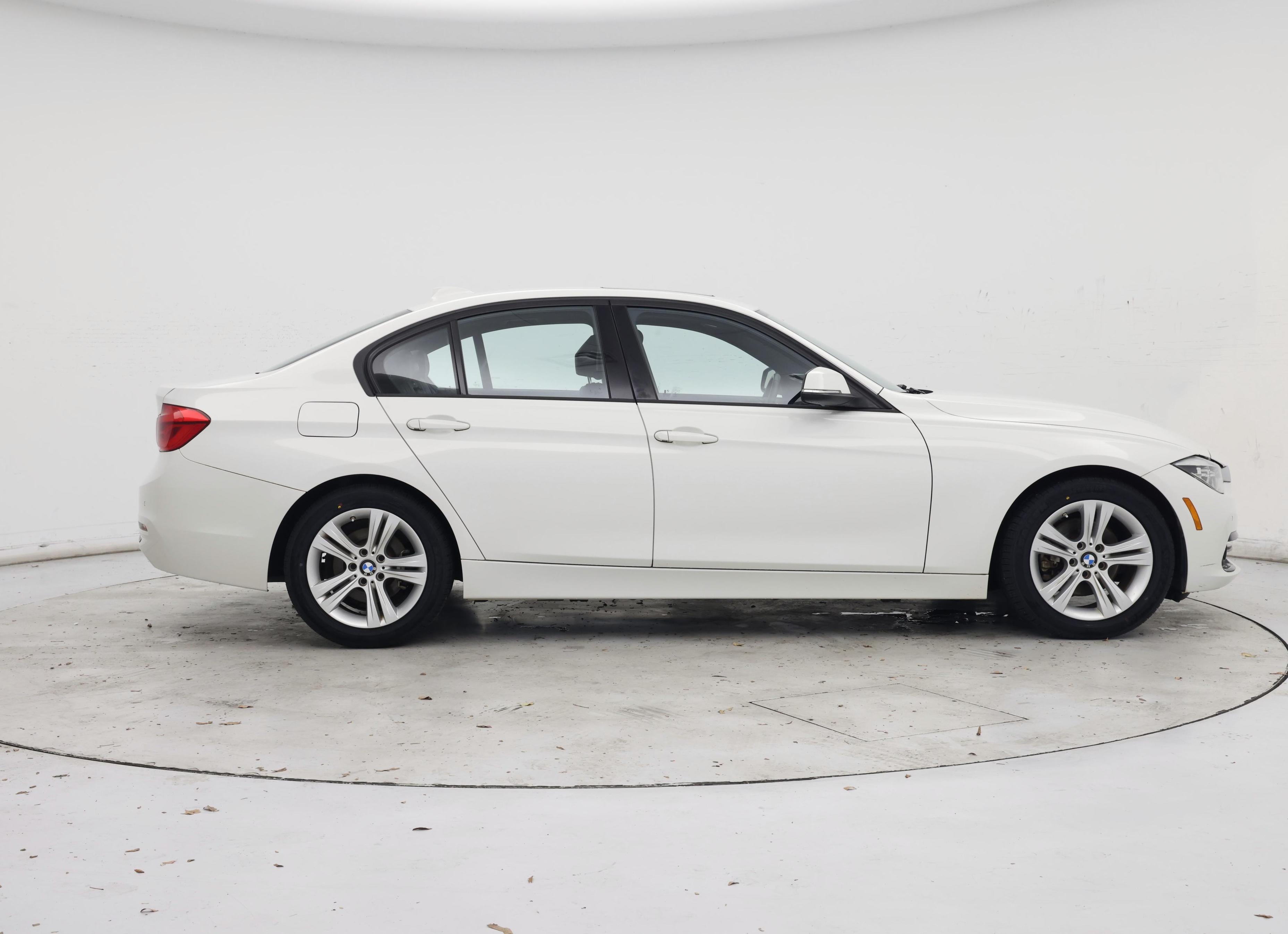 Thumbnail: 2016 BMW 3 Series - 7