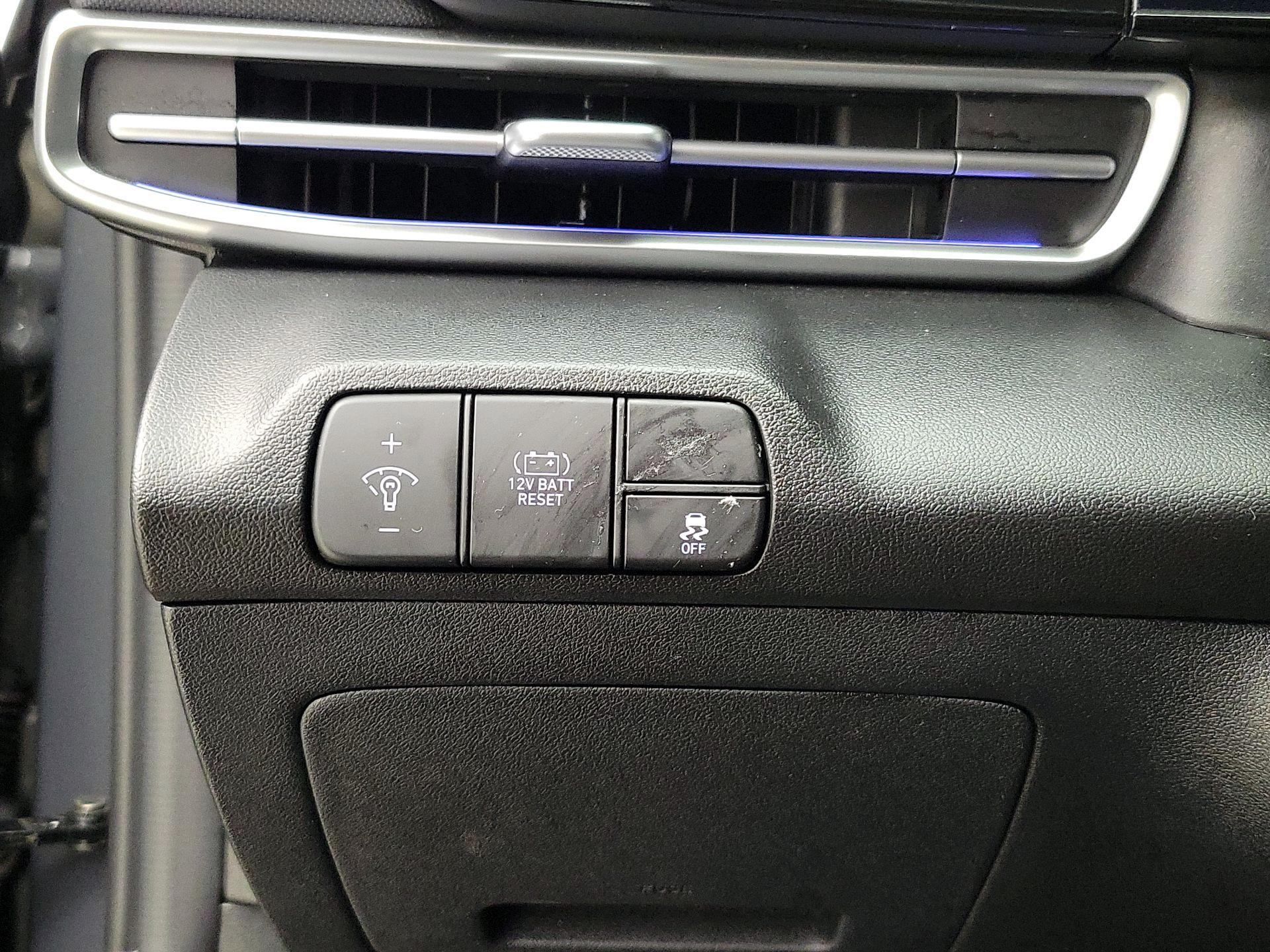 Thumbnail: 2024 Hyundai Elantra - 13