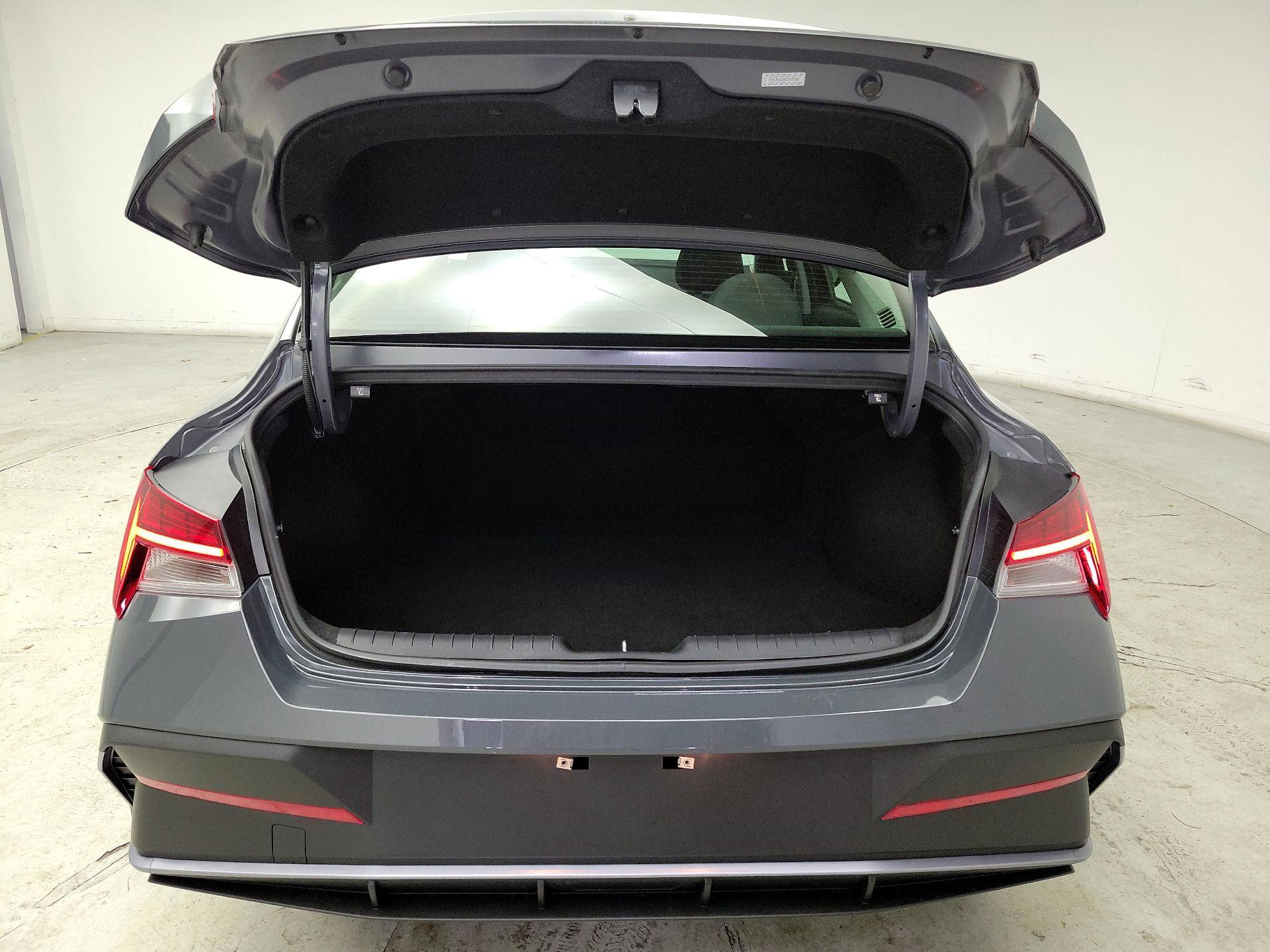 Thumbnail: 2024 Hyundai Elantra - 20