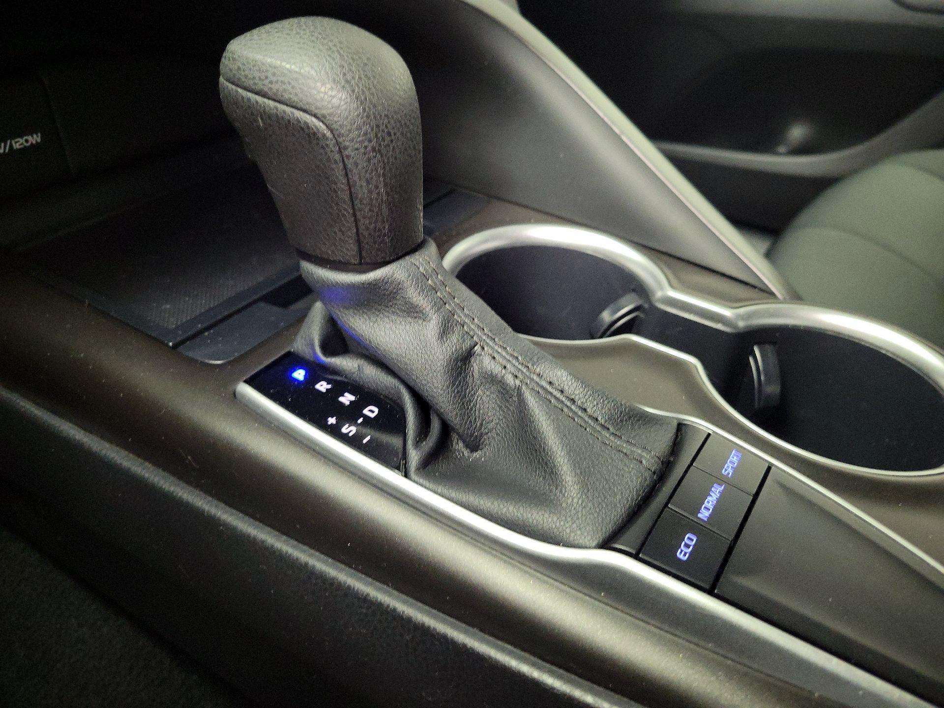 Thumbnail: 2022 Toyota Camry - 17