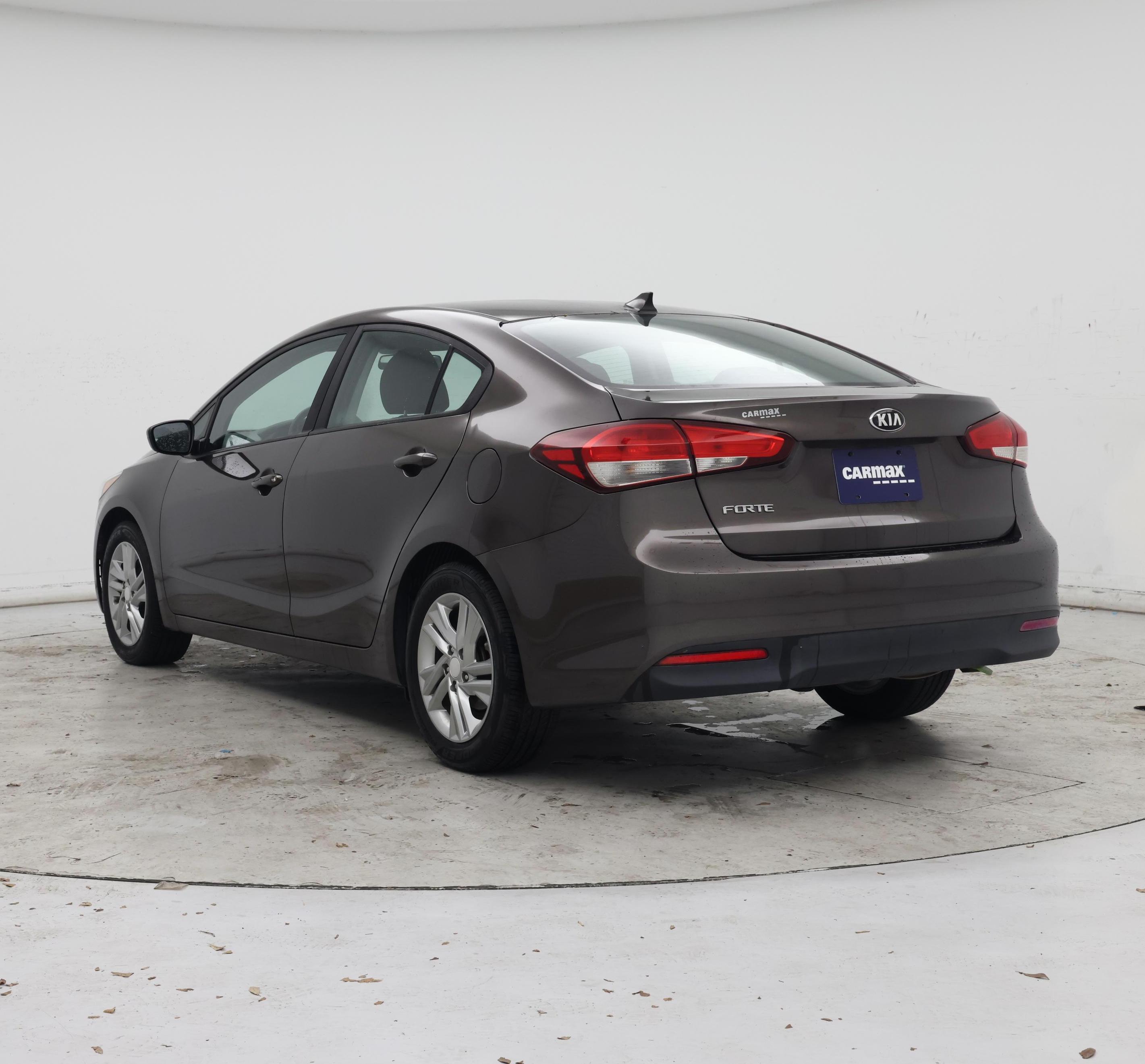 Thumbnail: 2017 Kia Forte - 2