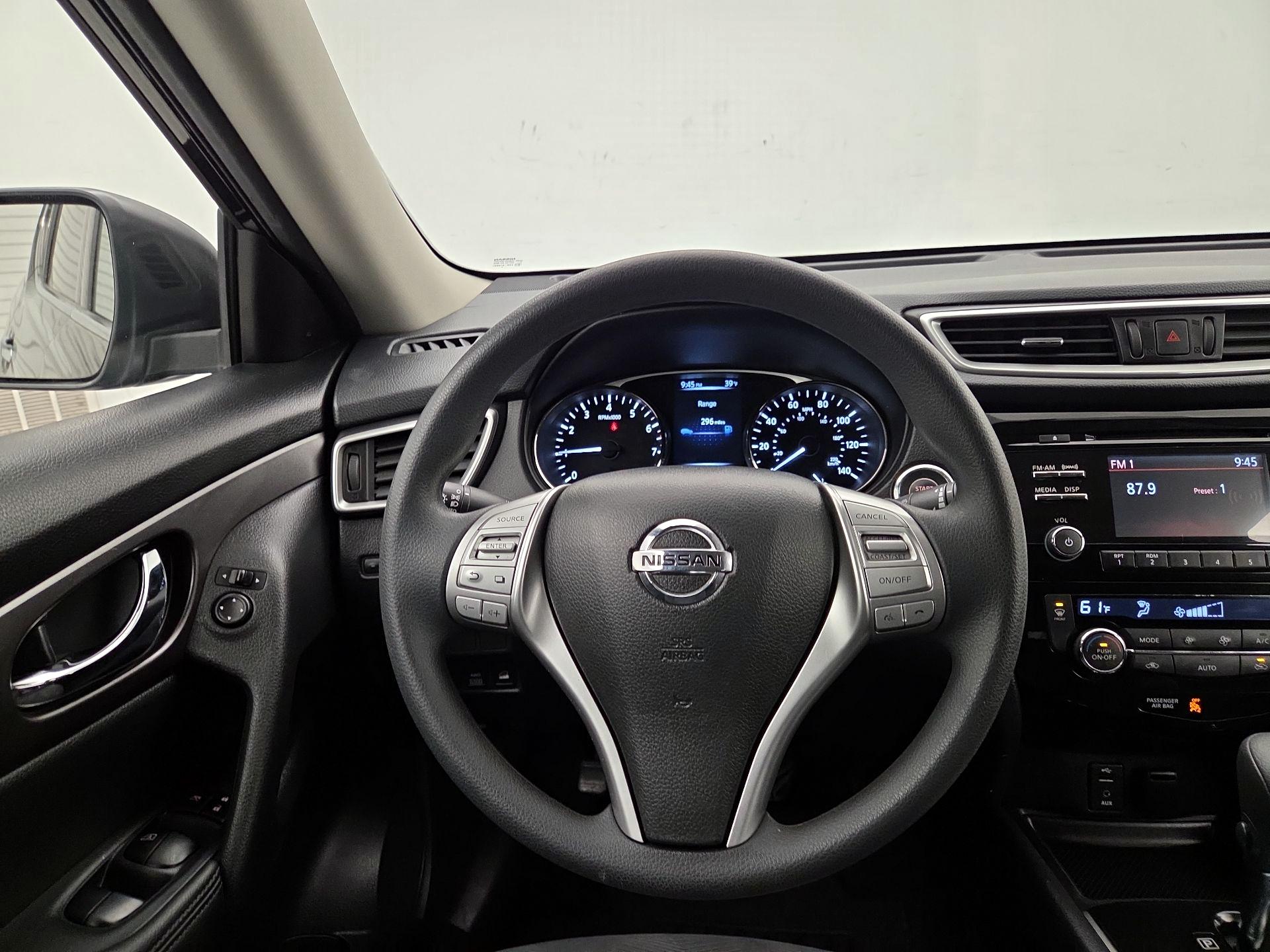 Thumbnail: 2015 Nissan Rogue - 10