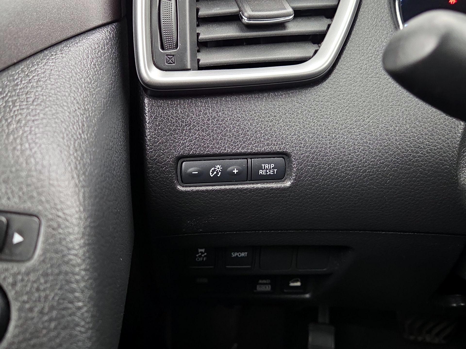 Thumbnail: 2015 Nissan Rogue - 13