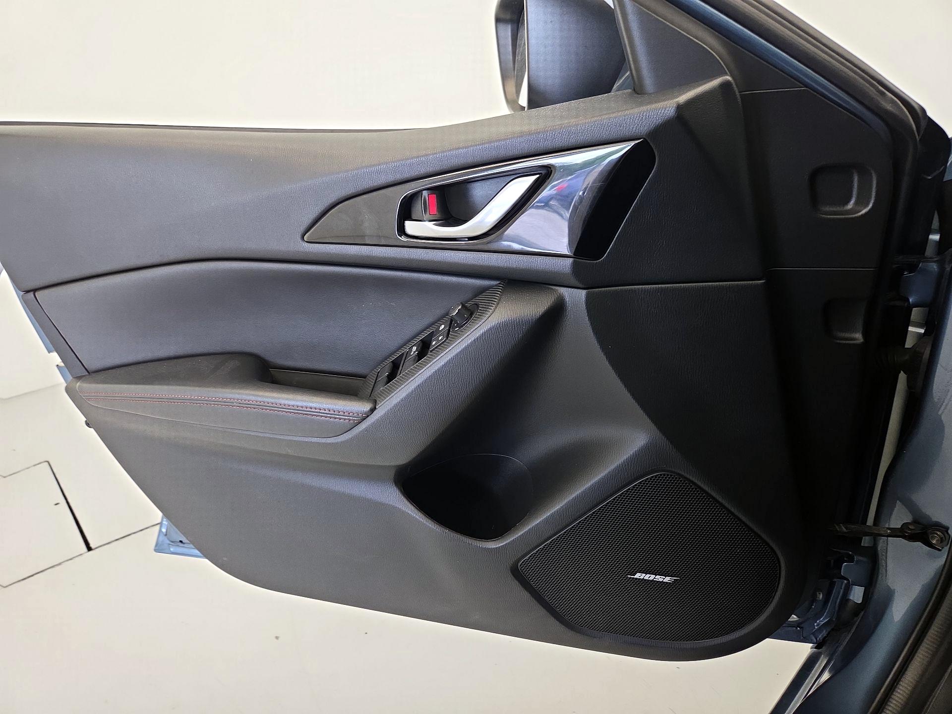 Thumbnail: 2015 Mazda Mazda3 - 12