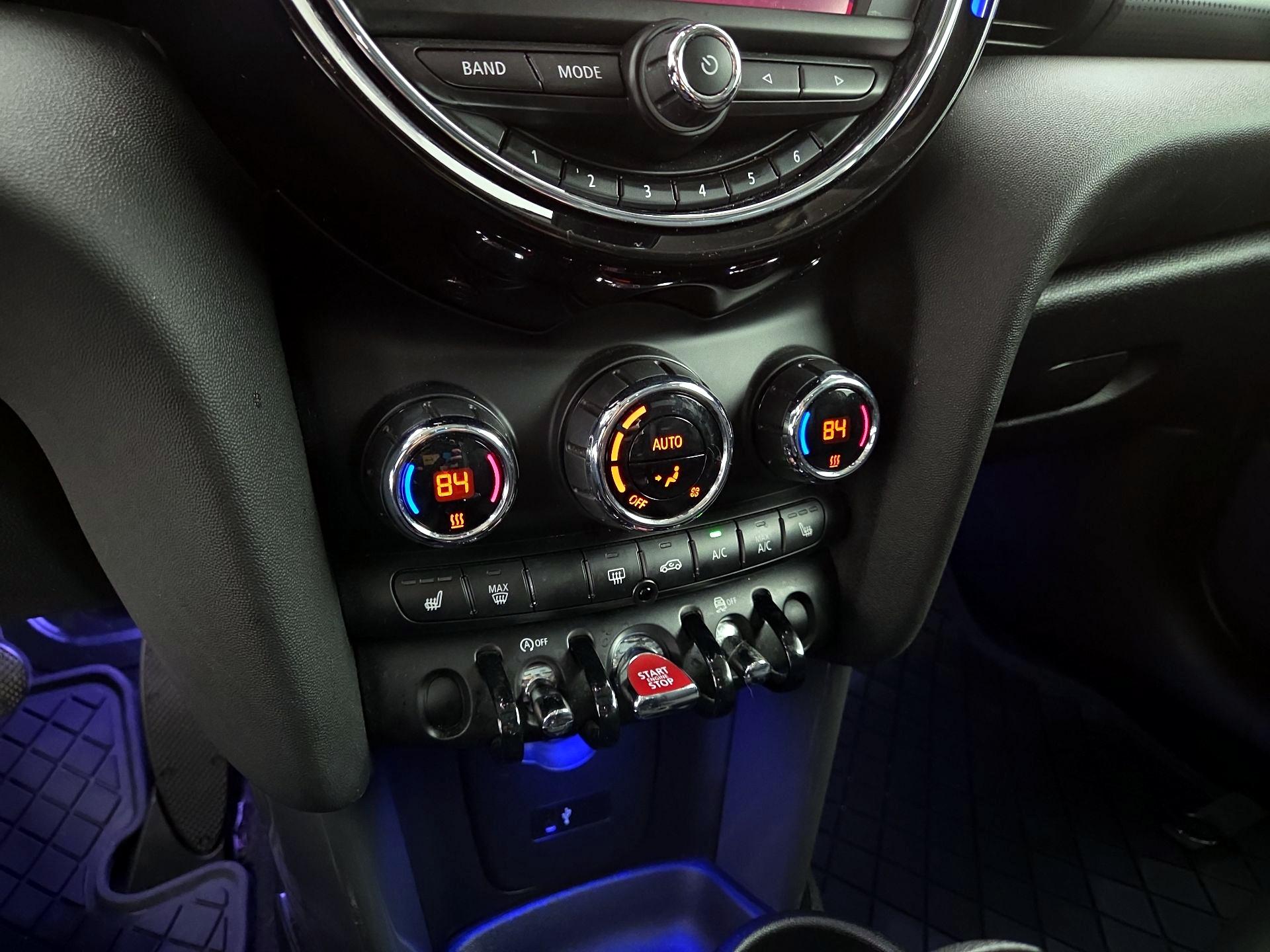 Thumbnail: 2020 MINI Cooper Hardtop - 16