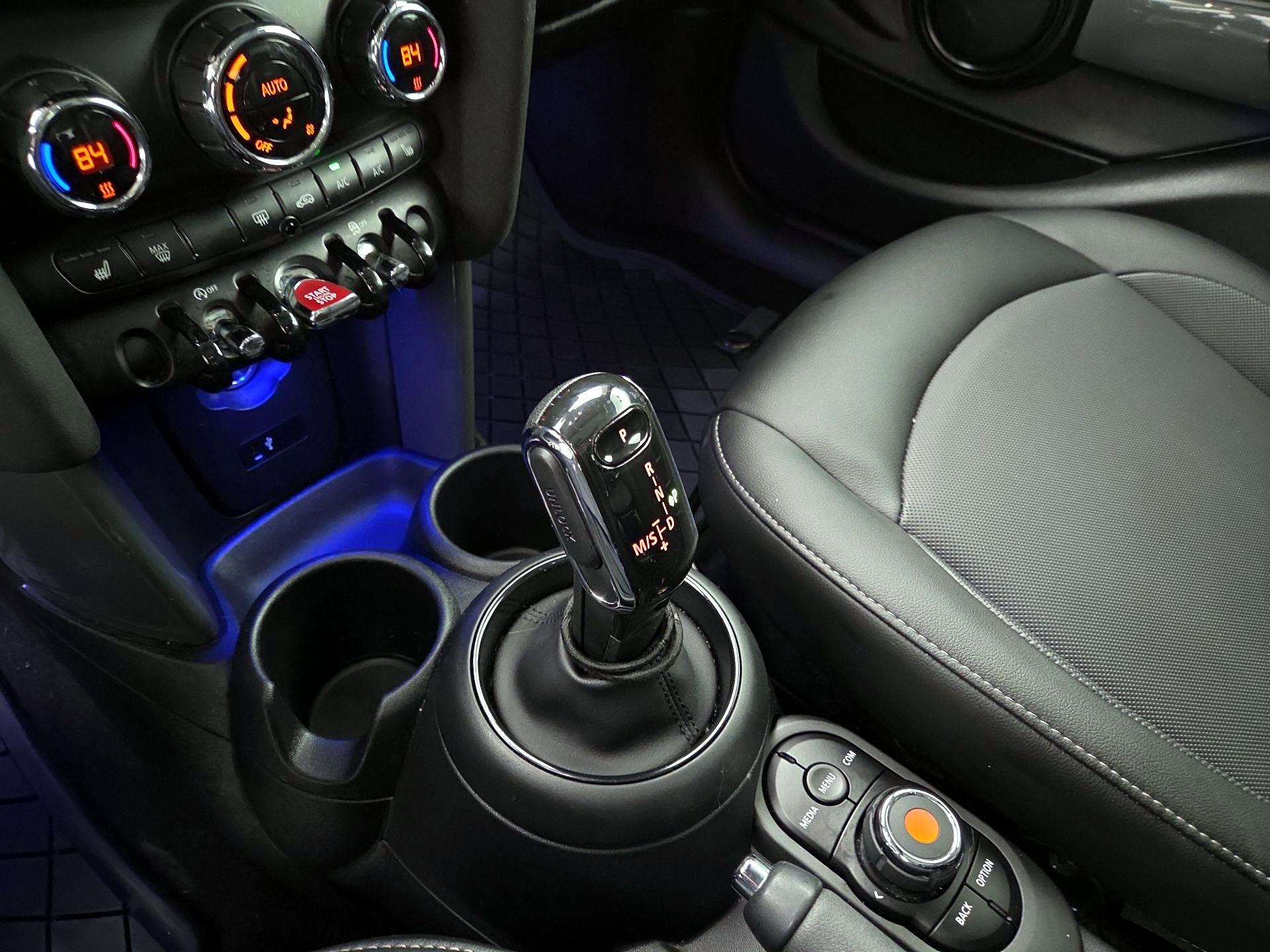 Thumbnail: 2020 MINI Cooper Hardtop - 17