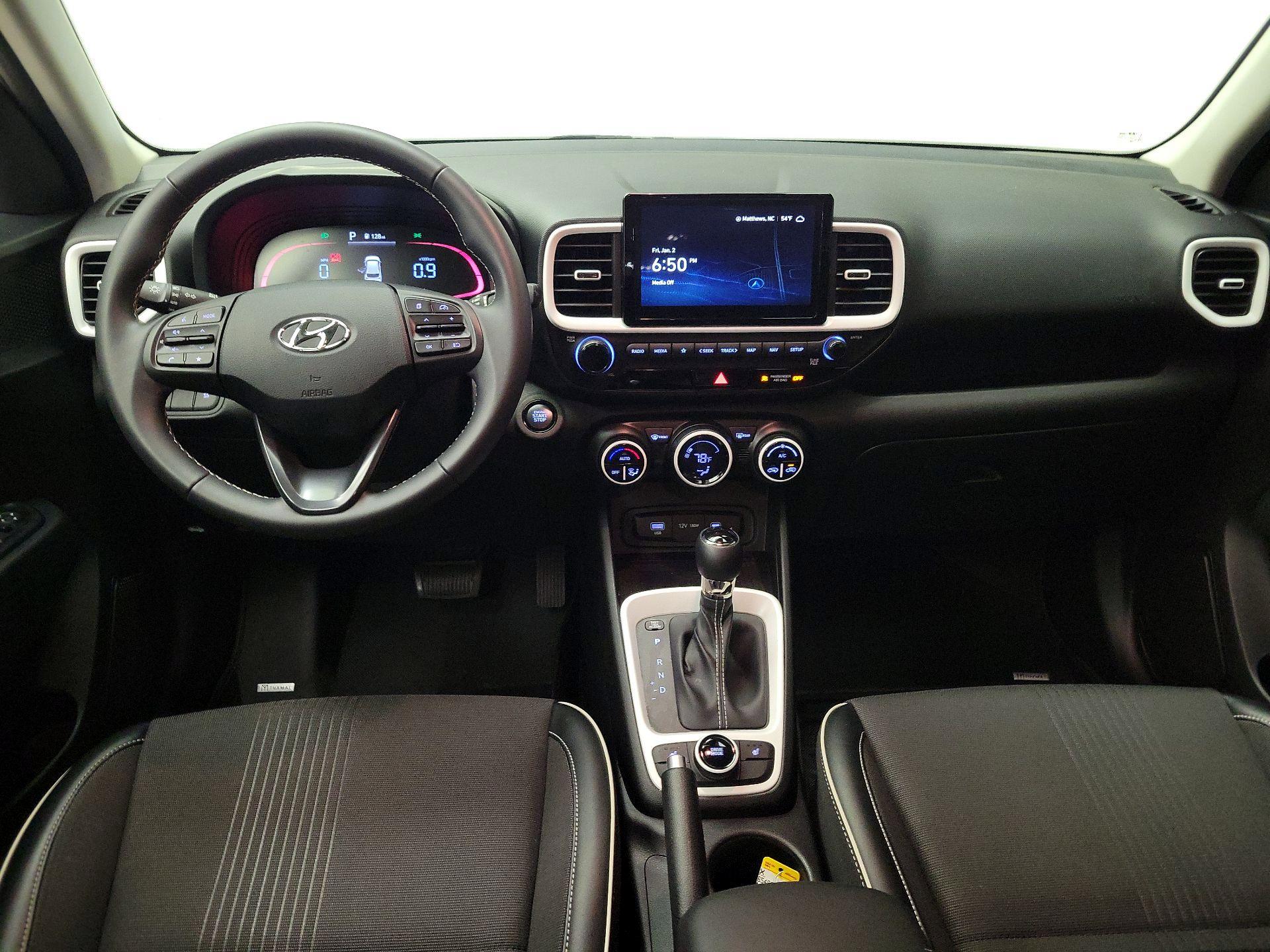 Thumbnail: 2023 Hyundai Venue - 9