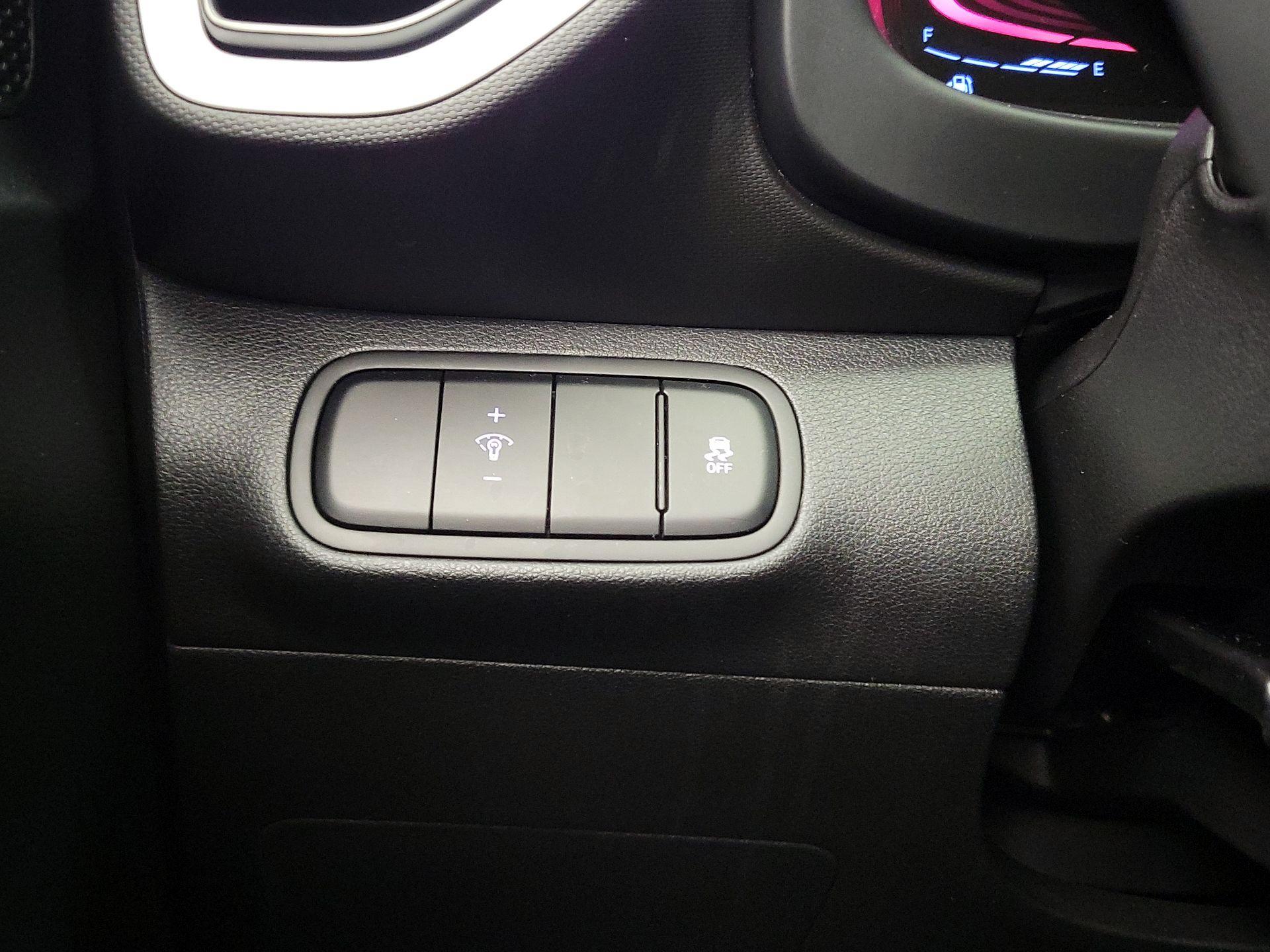 Thumbnail: 2023 Hyundai Venue - 13