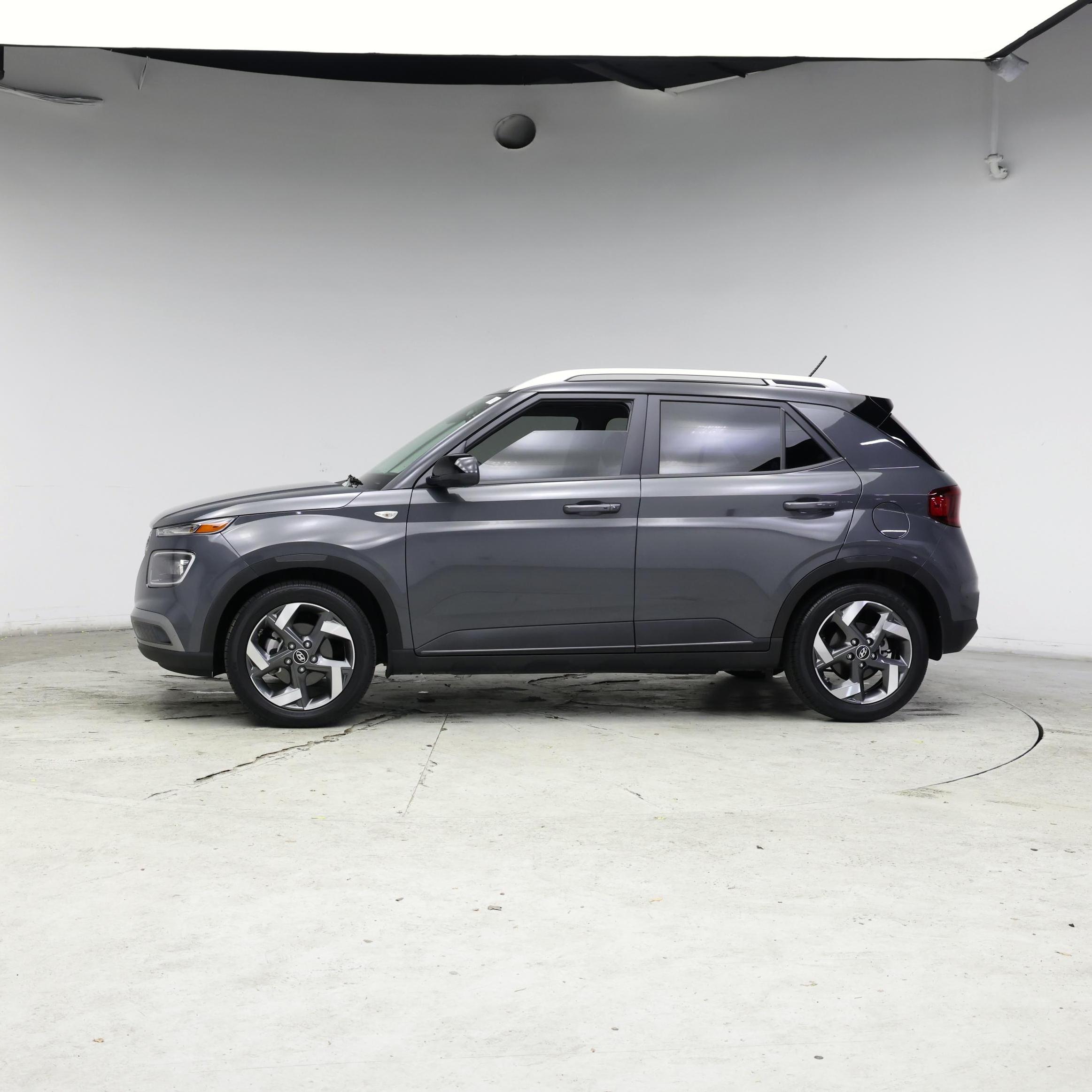 Thumbnail: 2023 Hyundai Venue - 3