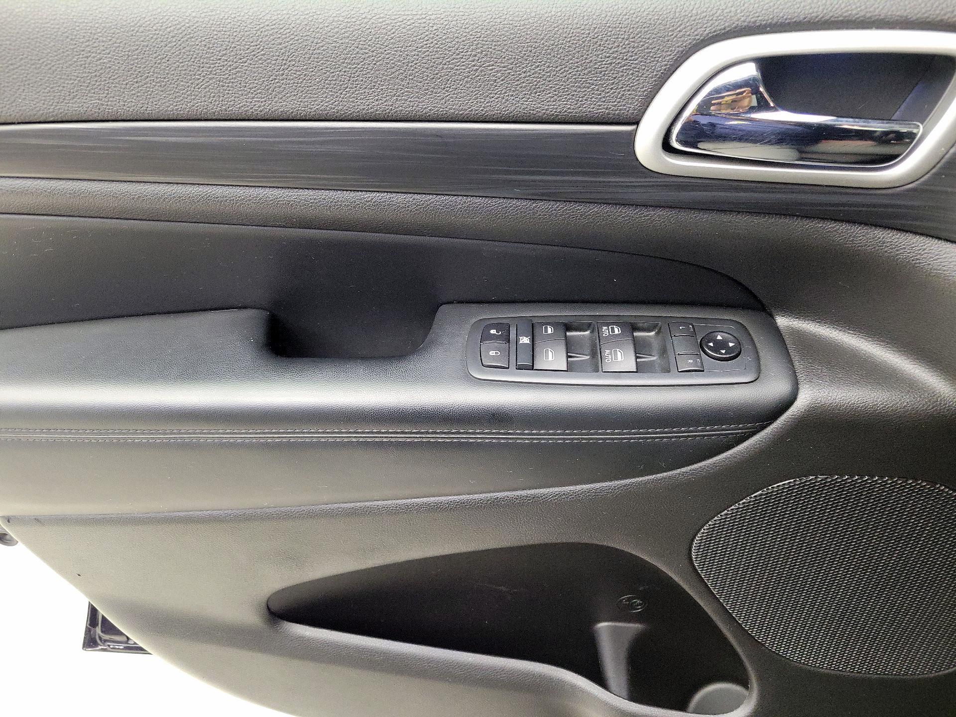 Thumbnail: 2021 Jeep Grand Cherokee - 12