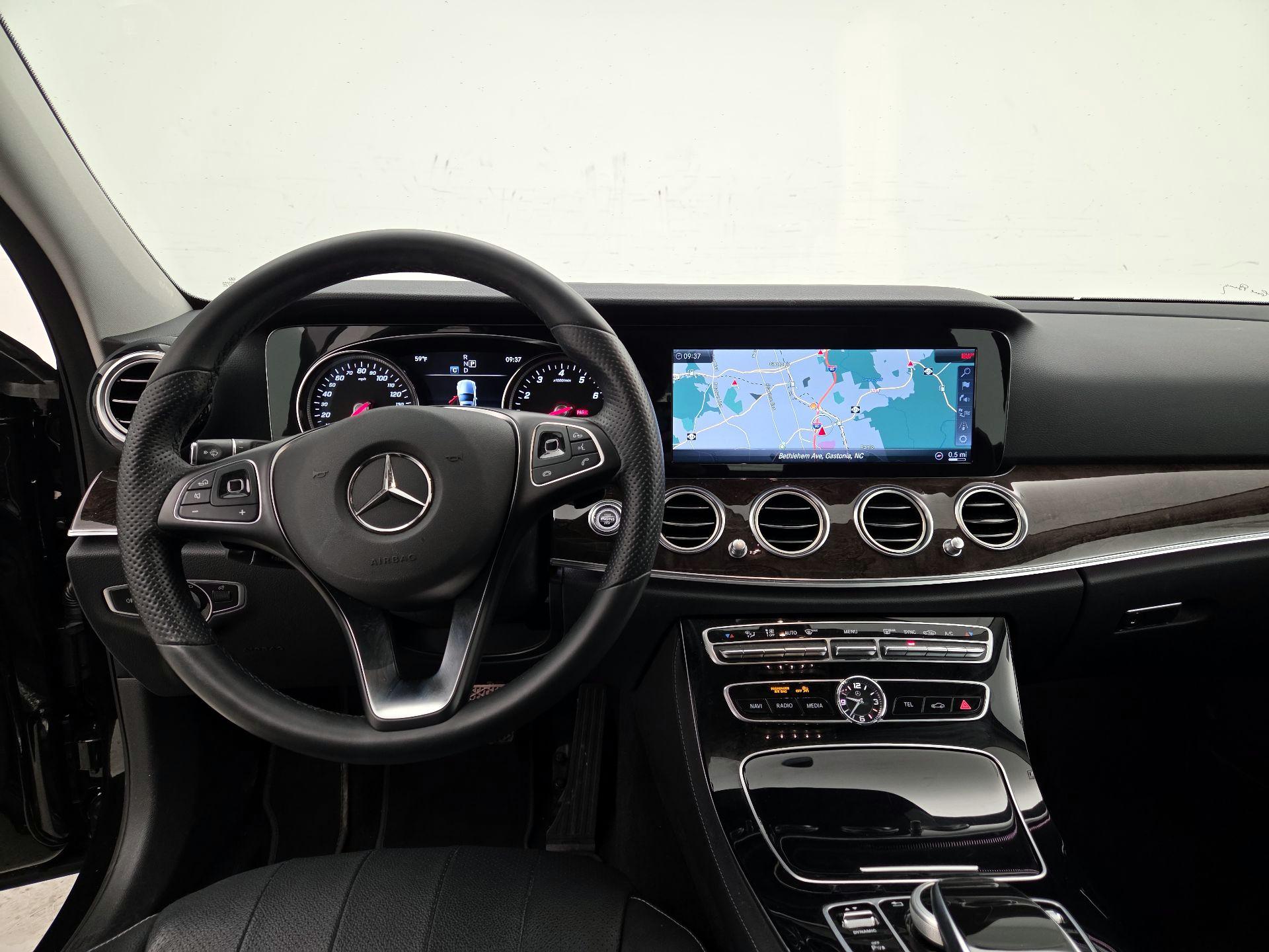 Thumbnail: 2017 Mercedes-Benz E-Class - 9