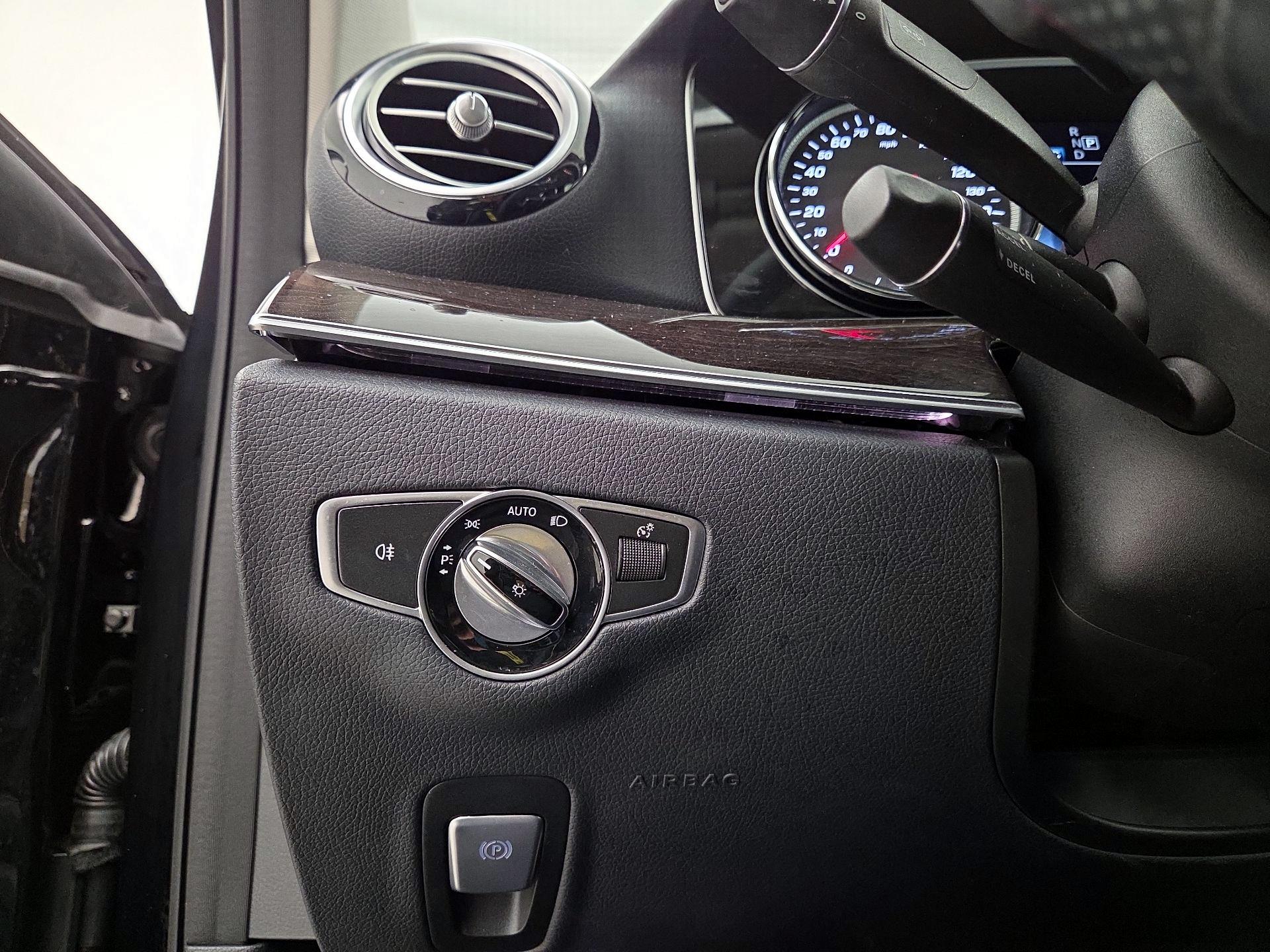 Thumbnail: 2017 Mercedes-Benz E-Class - 13