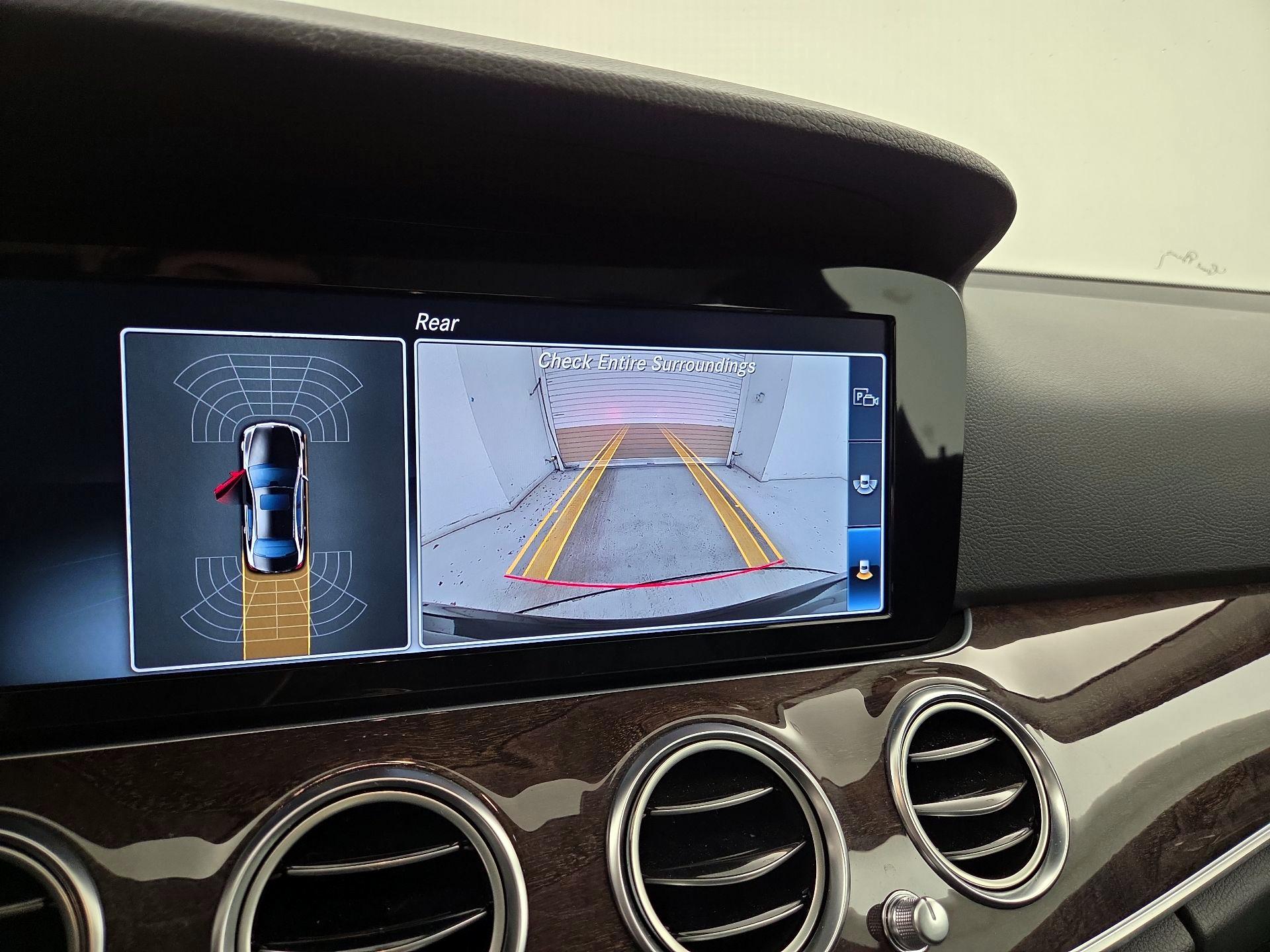 Thumbnail: 2017 Mercedes-Benz E-Class - 15