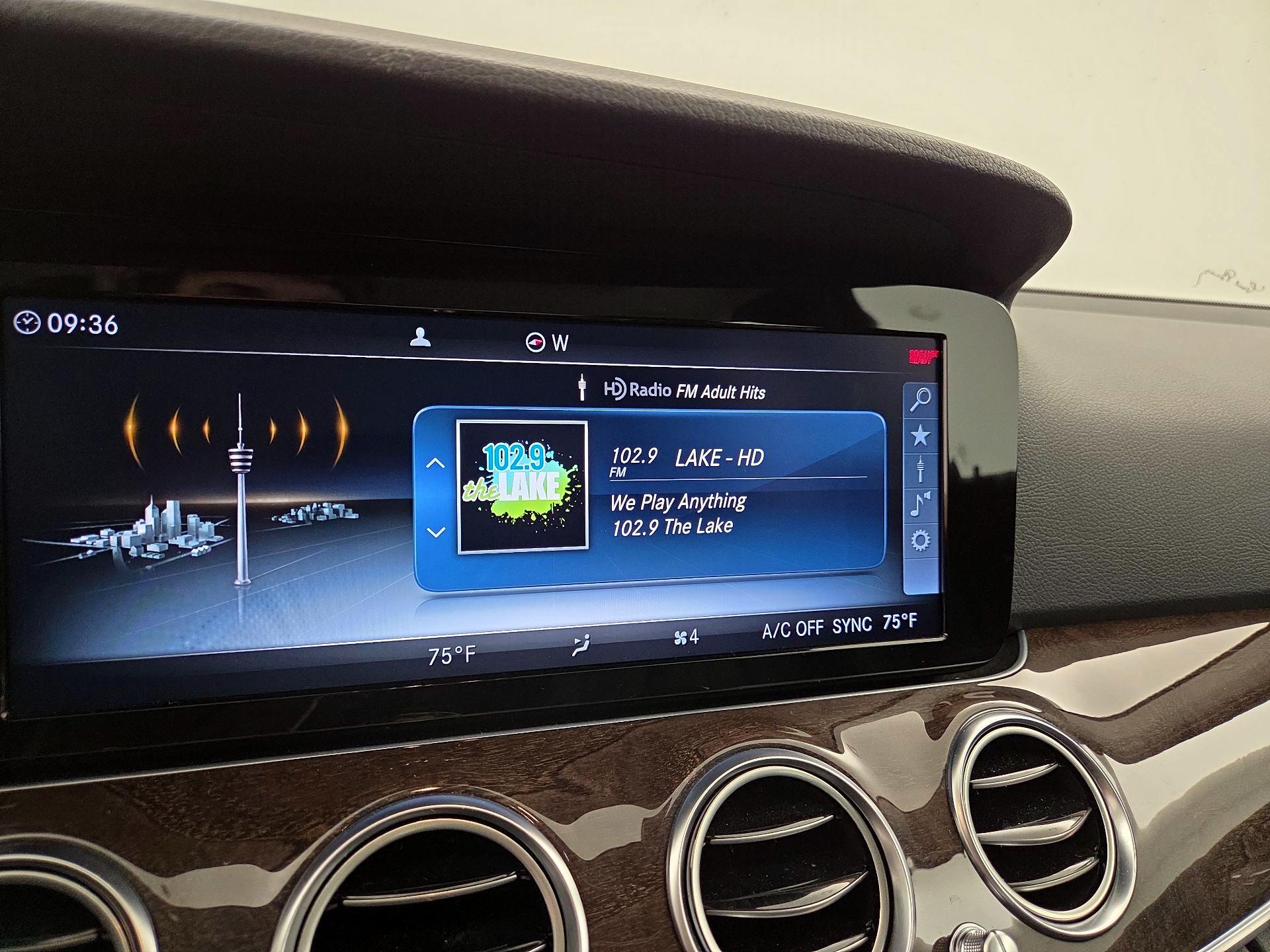 Thumbnail: 2017 Mercedes-Benz E-Class - 16