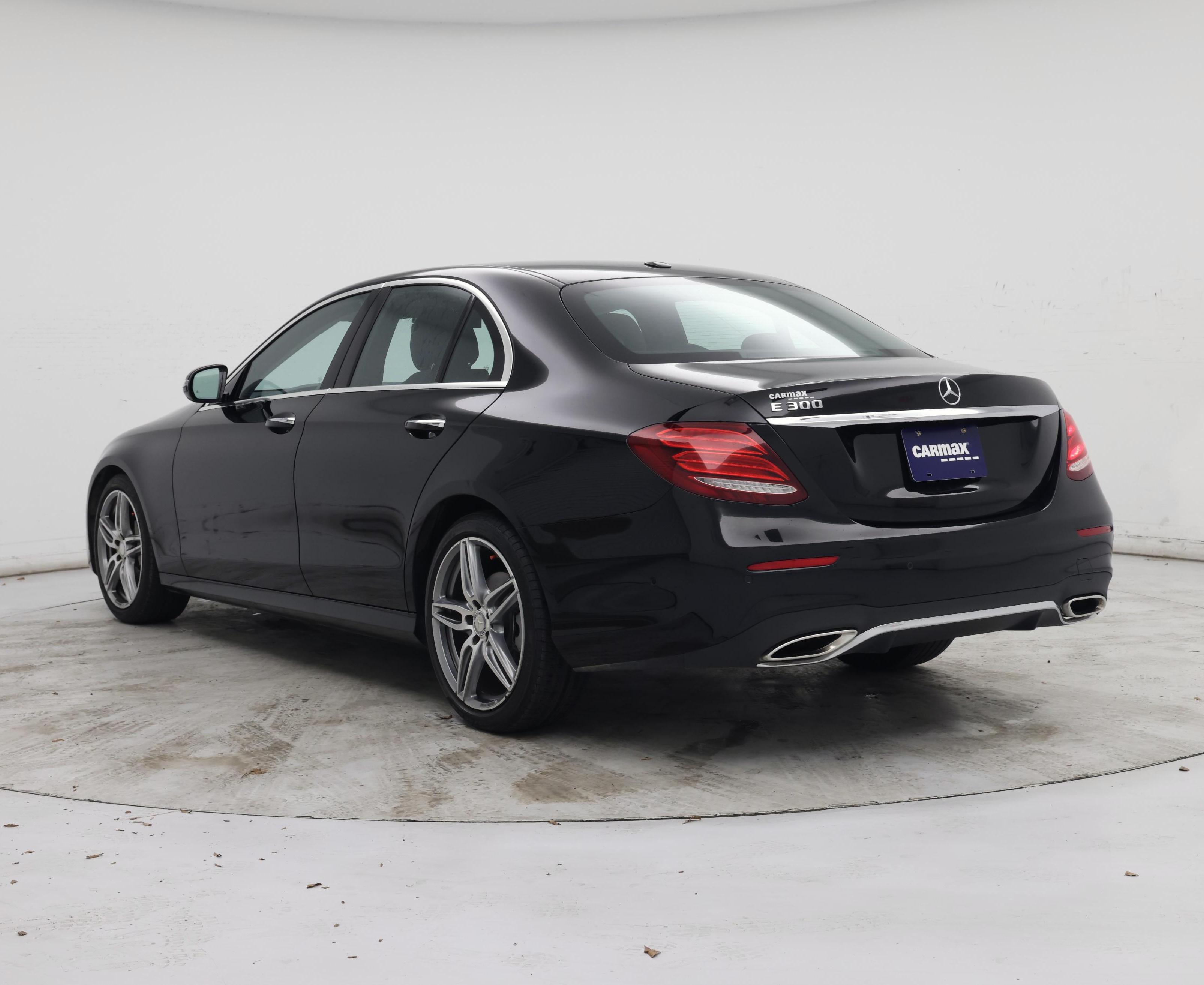 Thumbnail: 2017 Mercedes-Benz E-Class - 2