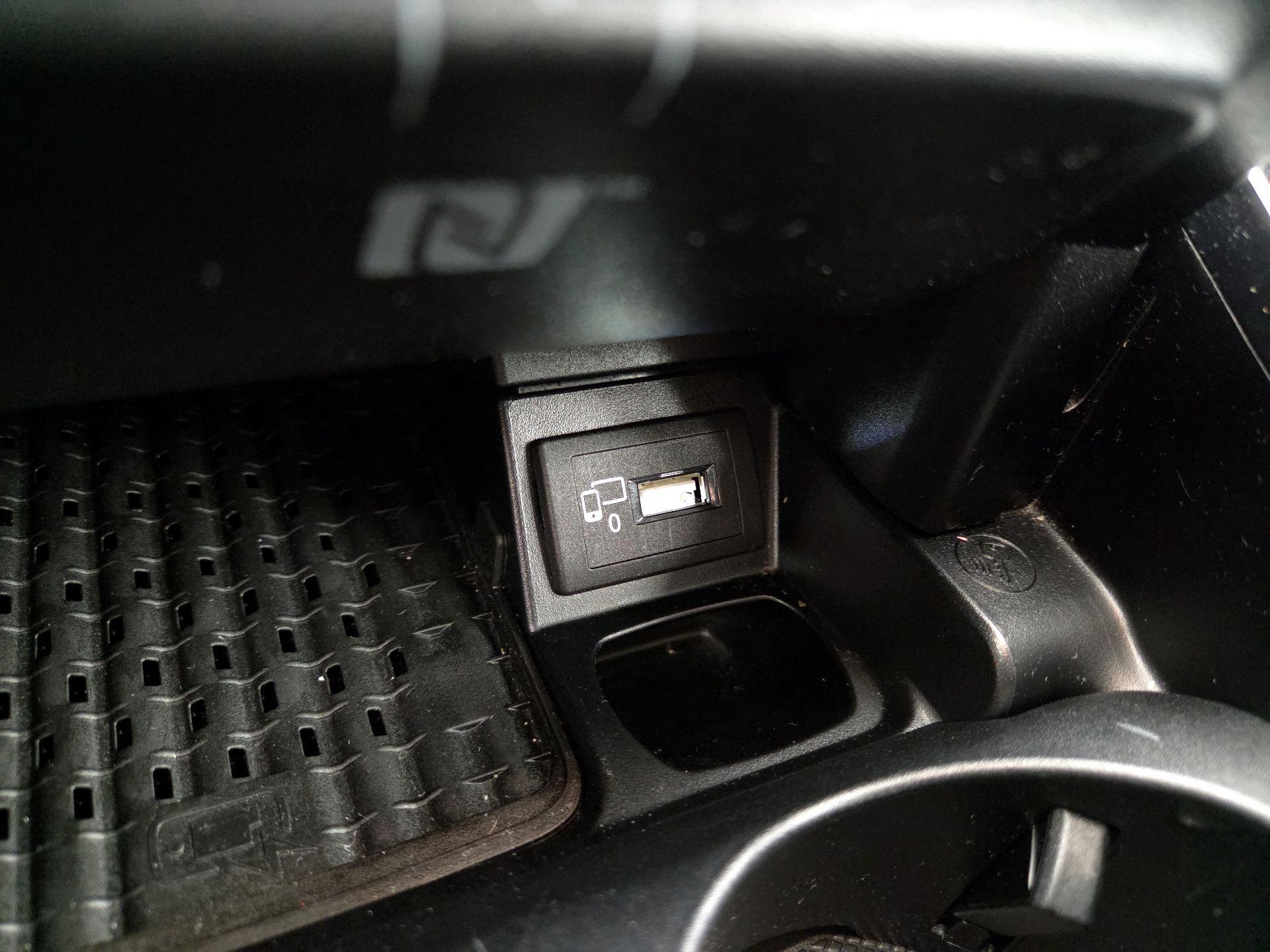 Thumbnail: 2017 Mercedes-Benz E-Class - 19