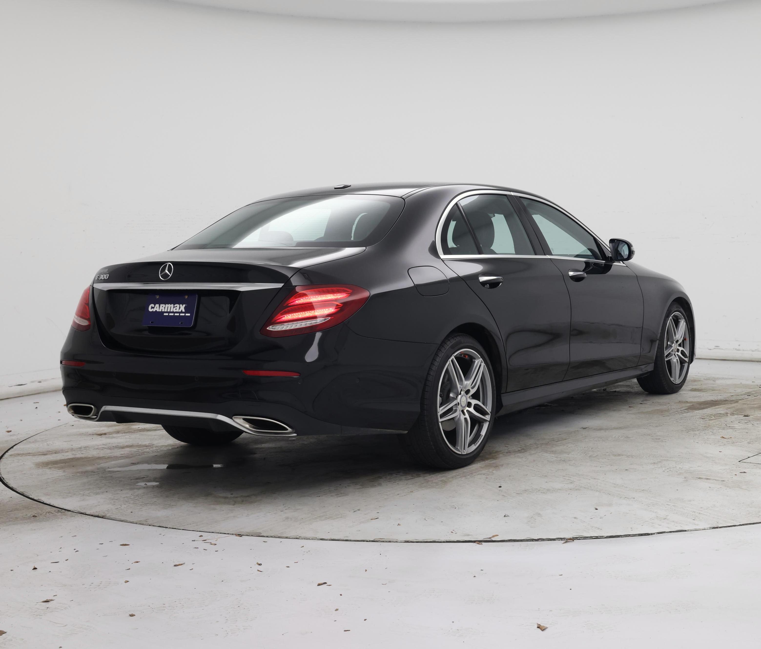 Thumbnail: 2017 Mercedes-Benz E-Class - 8