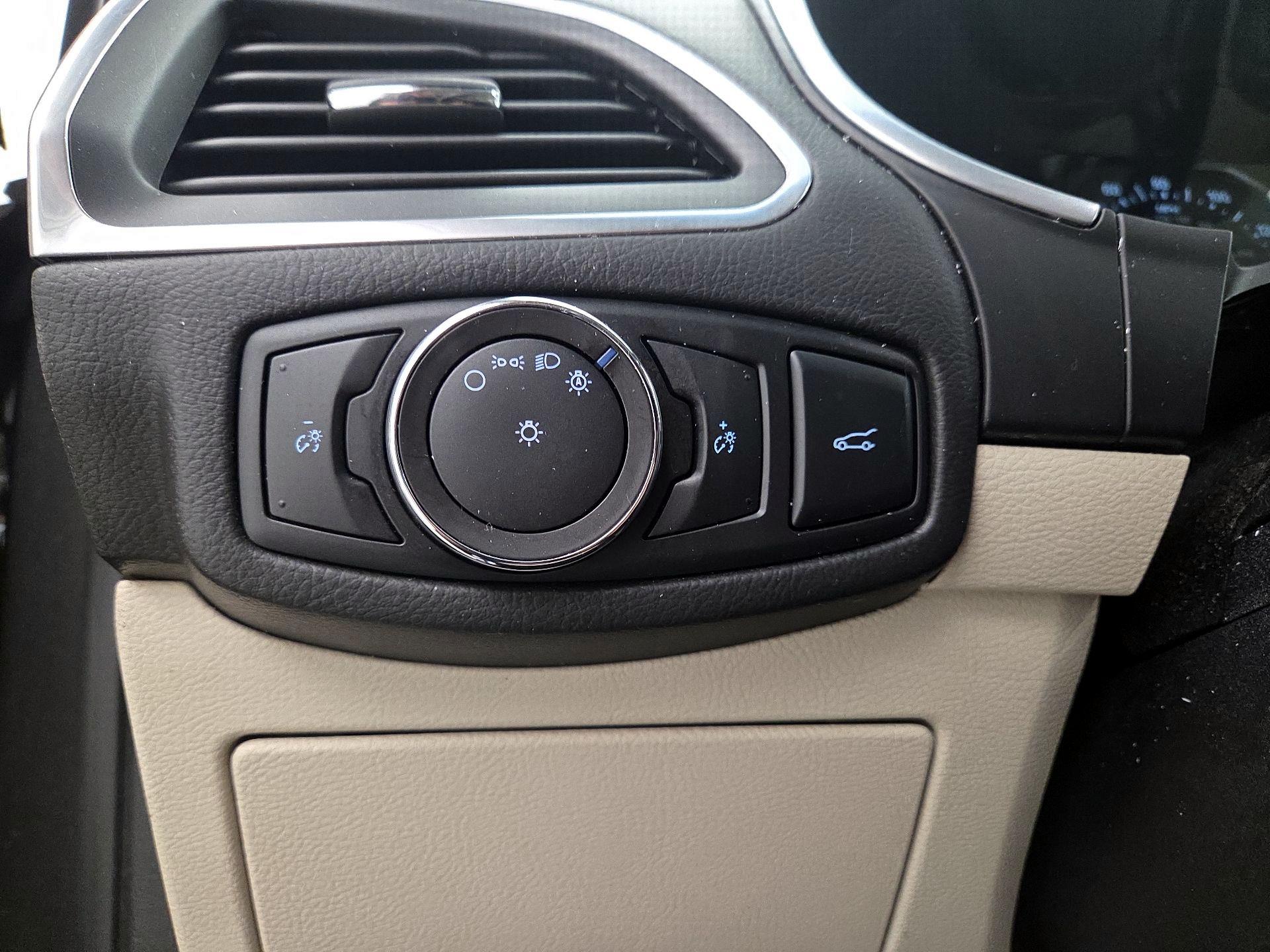 Thumbnail: 2018 Ford Edge - 13