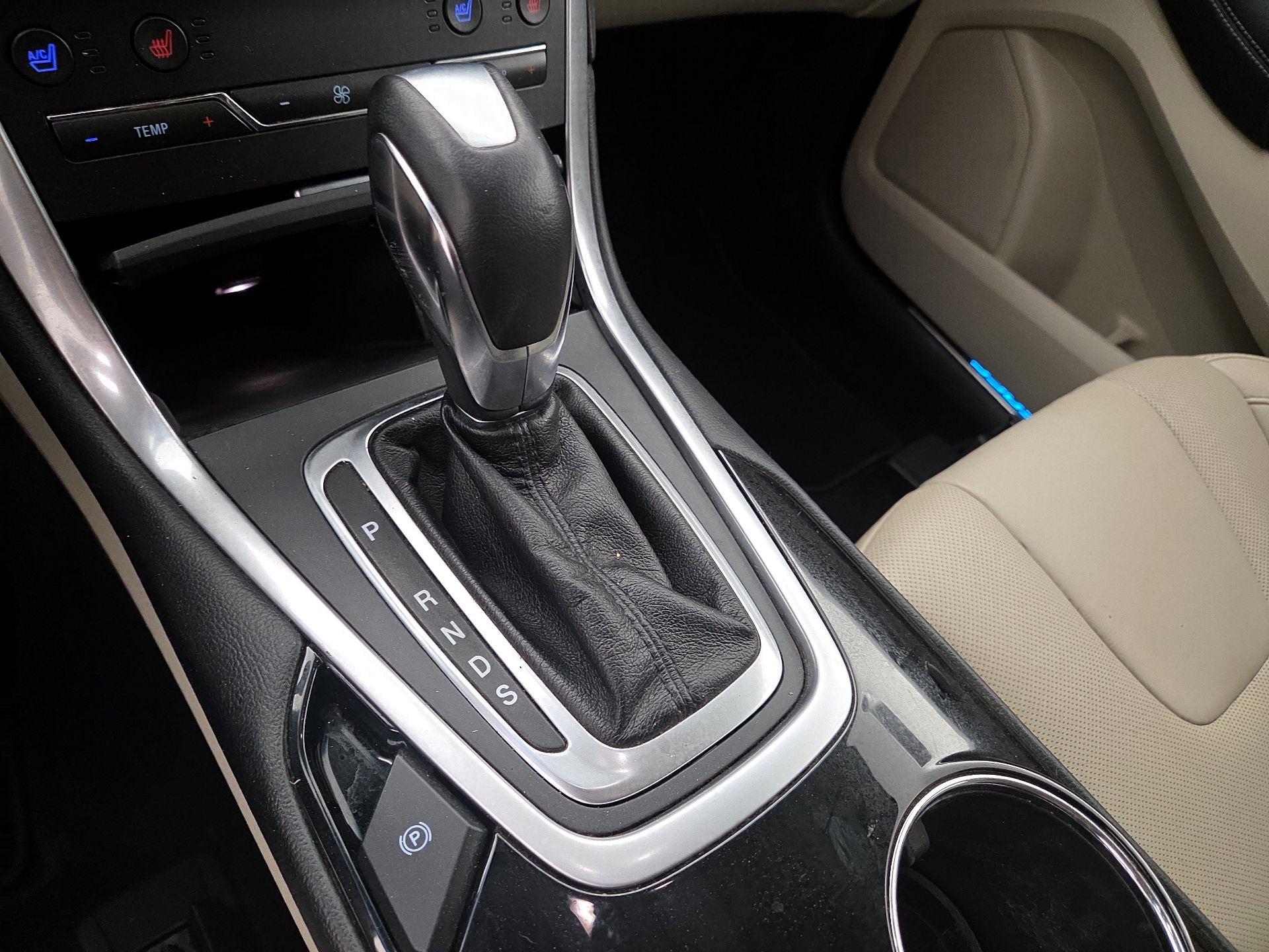 Thumbnail: 2018 Ford Edge - 17