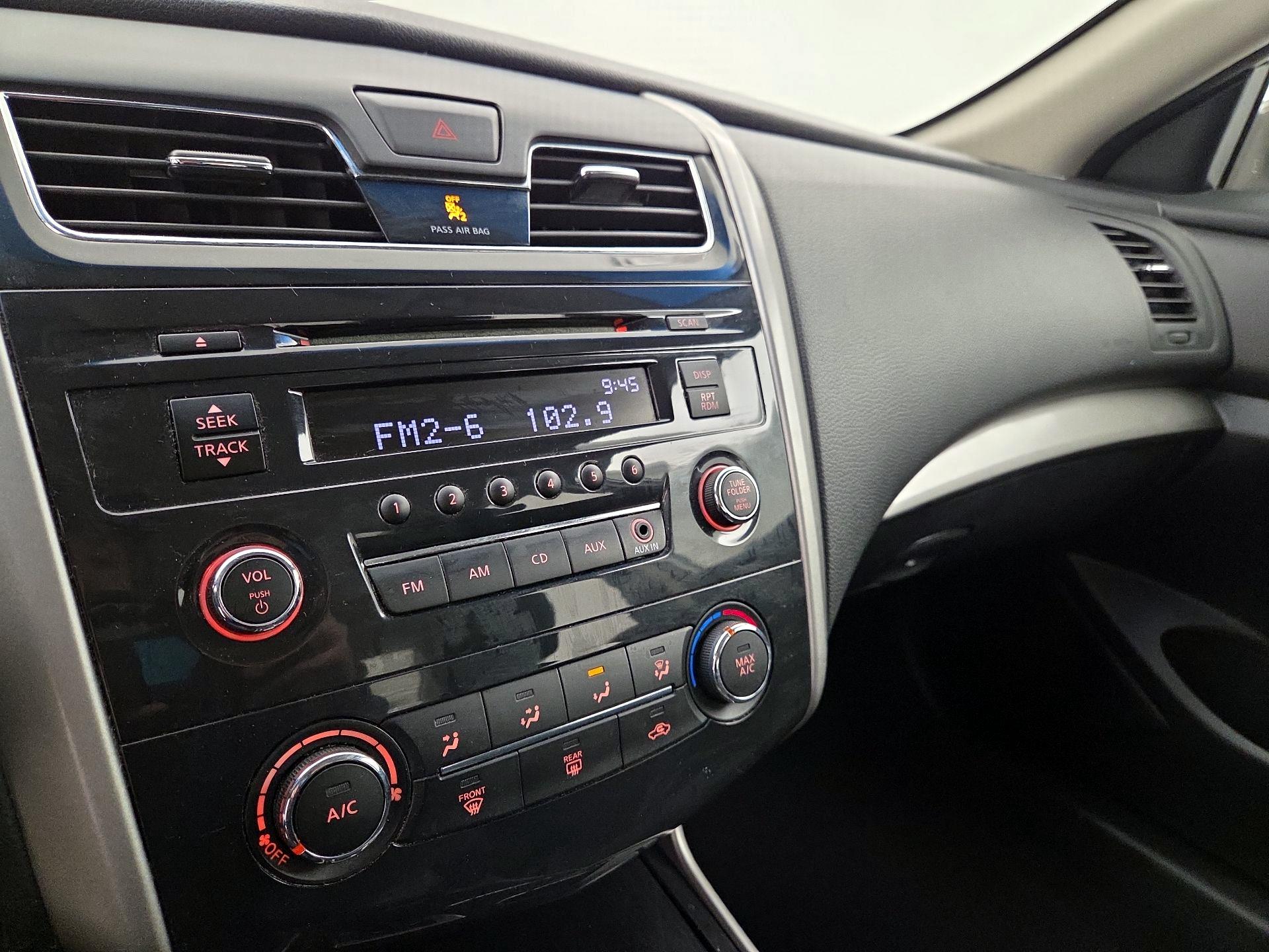 Thumbnail: 2014 Nissan Altima - 14