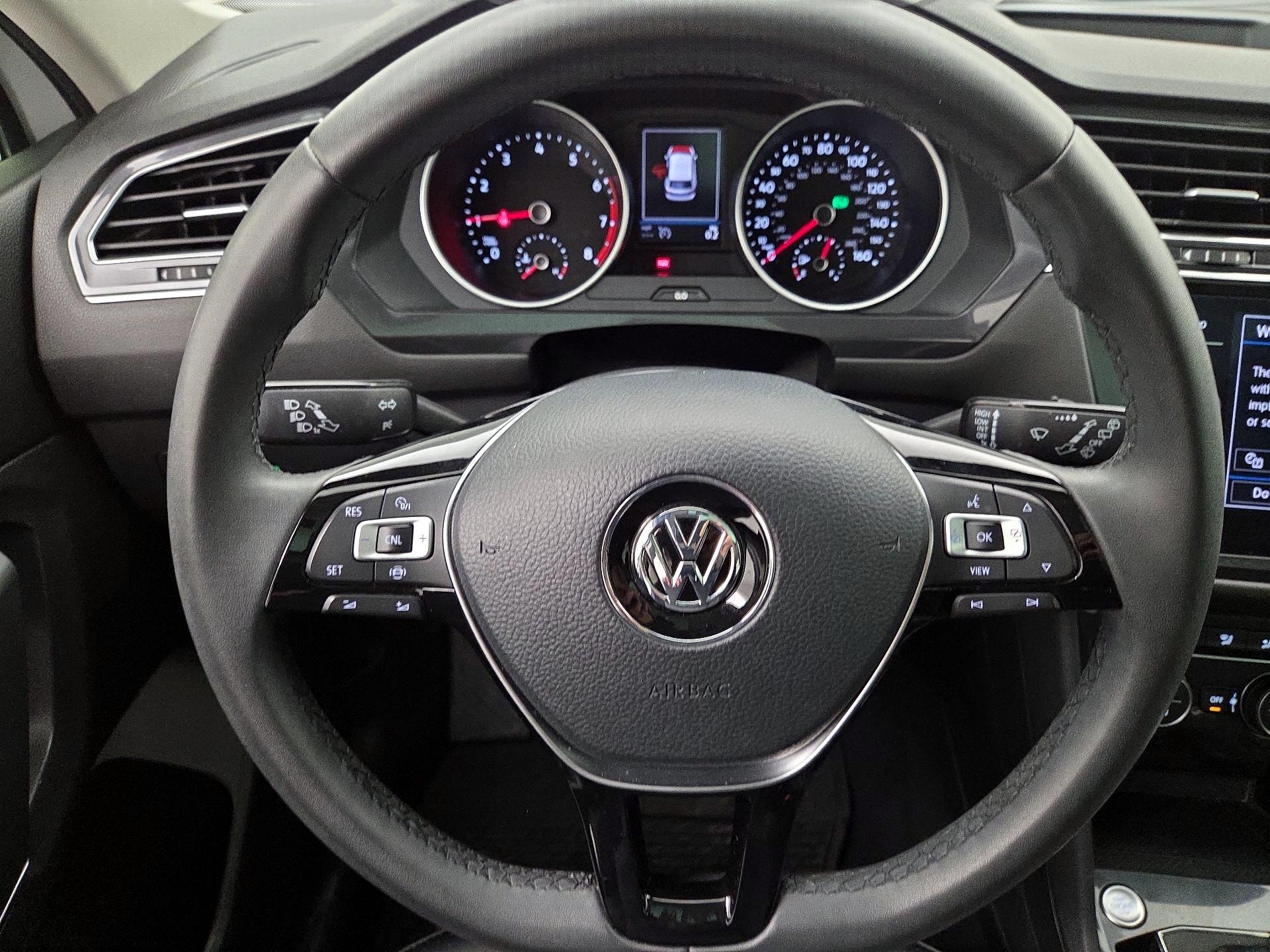 Thumbnail: 2020 Volkswagen Tiguan - 10