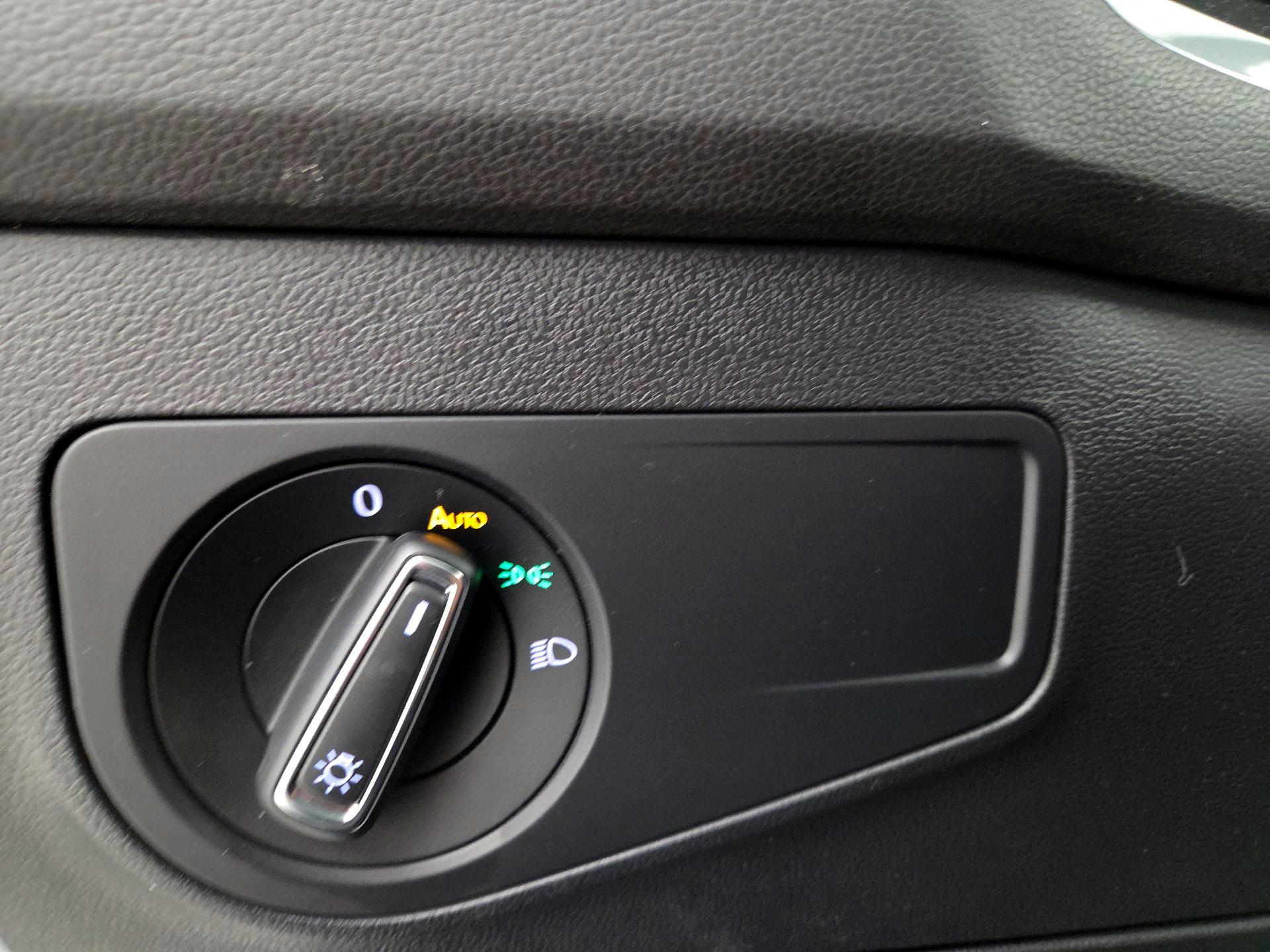 Thumbnail: 2020 Volkswagen Tiguan - 13