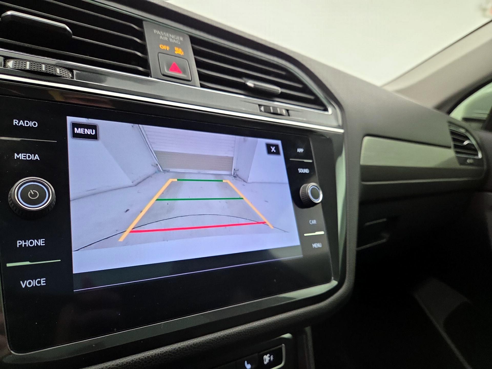 Thumbnail: 2020 Volkswagen Tiguan - 14