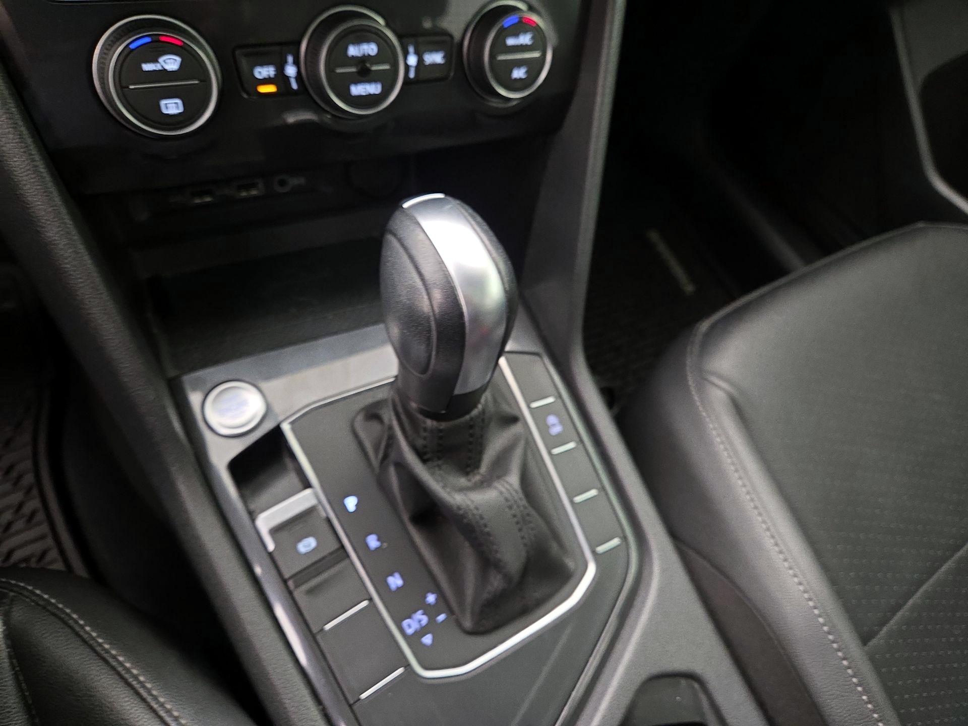 Thumbnail: 2020 Volkswagen Tiguan - 17