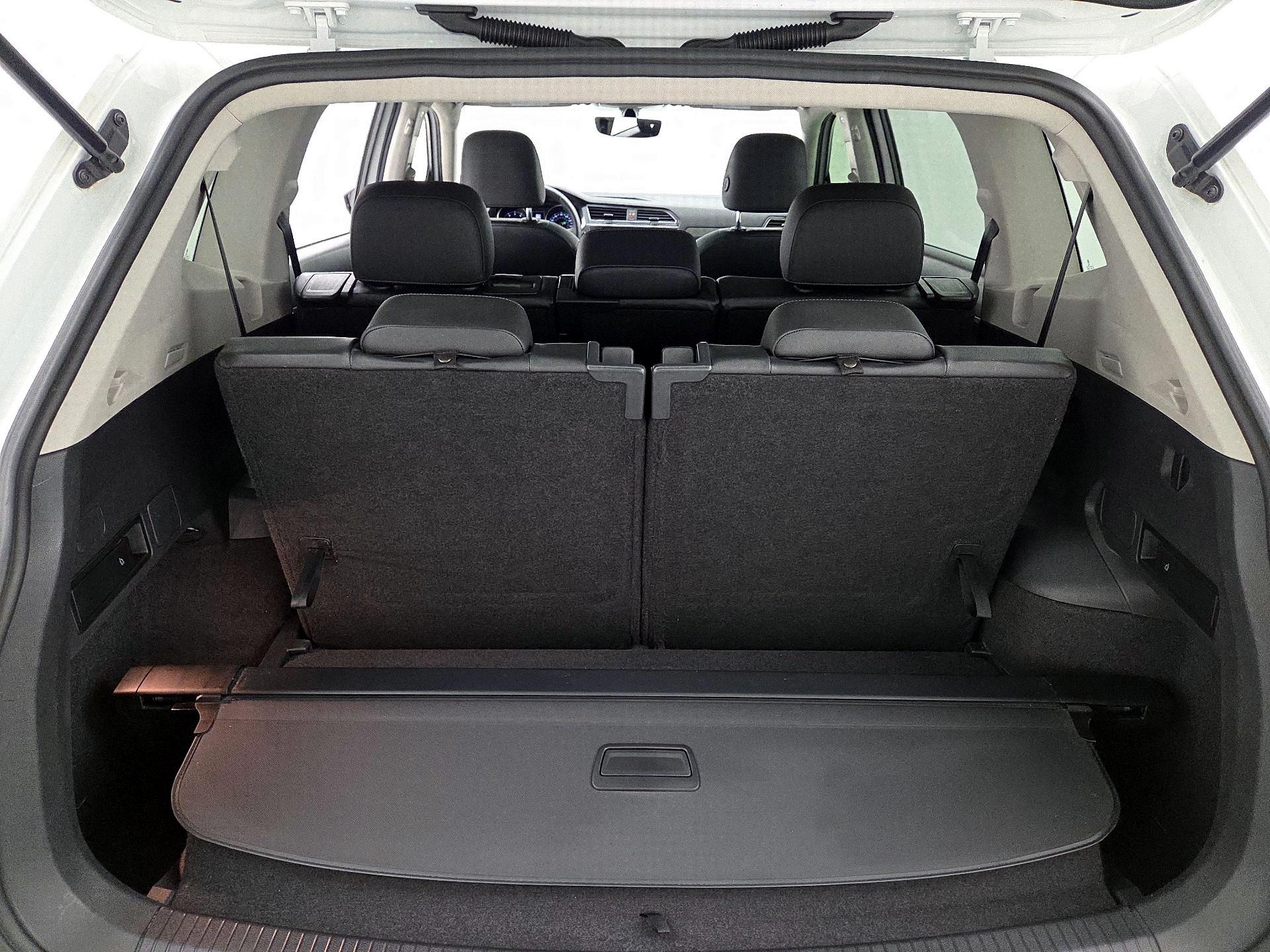 Thumbnail: 2020 Volkswagen Tiguan - 20