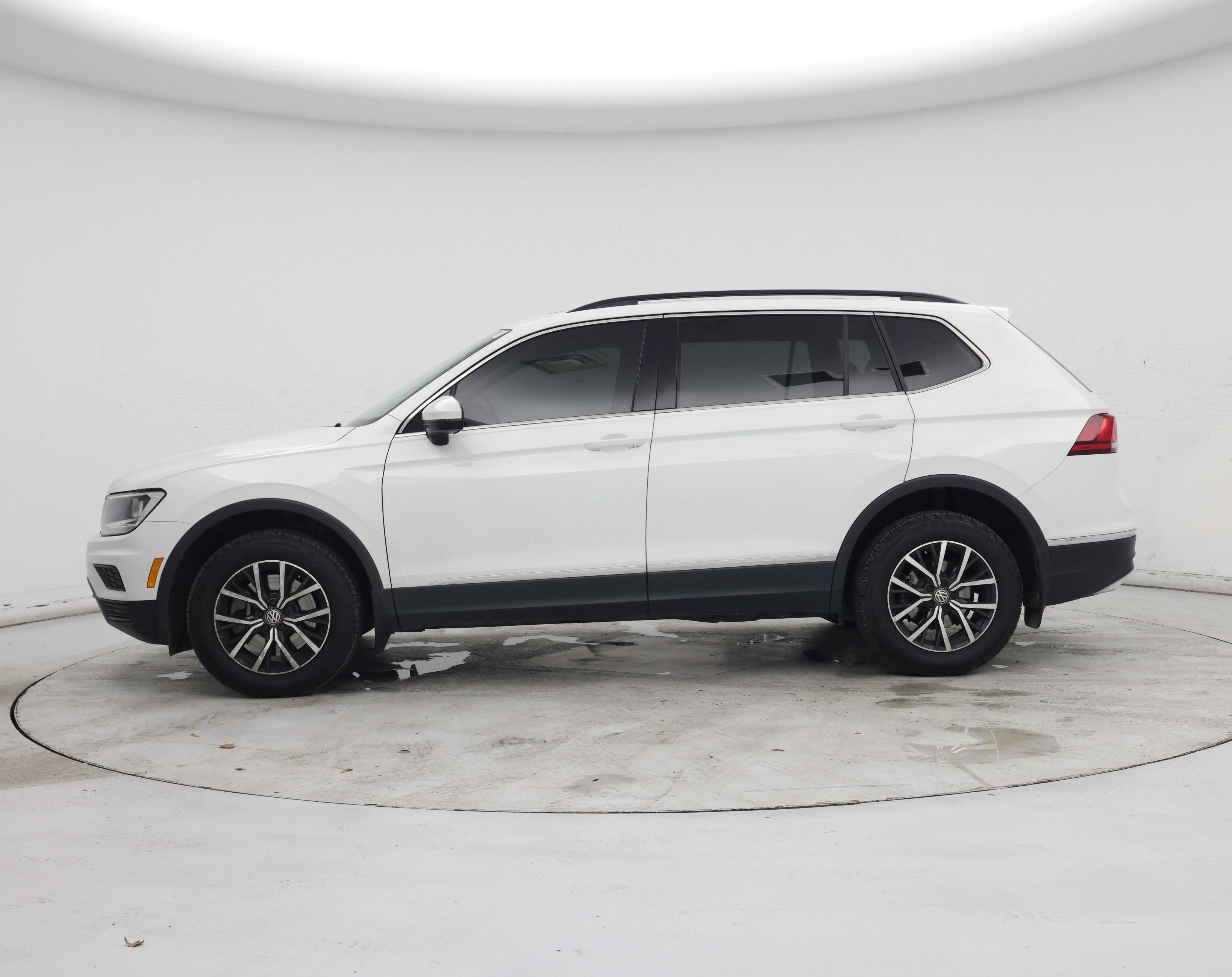 Thumbnail: 2020 Volkswagen Tiguan - 3