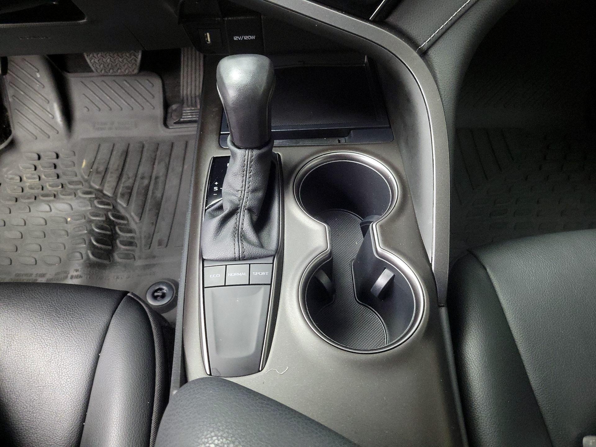 Thumbnail: 2022 Toyota Camry - 17