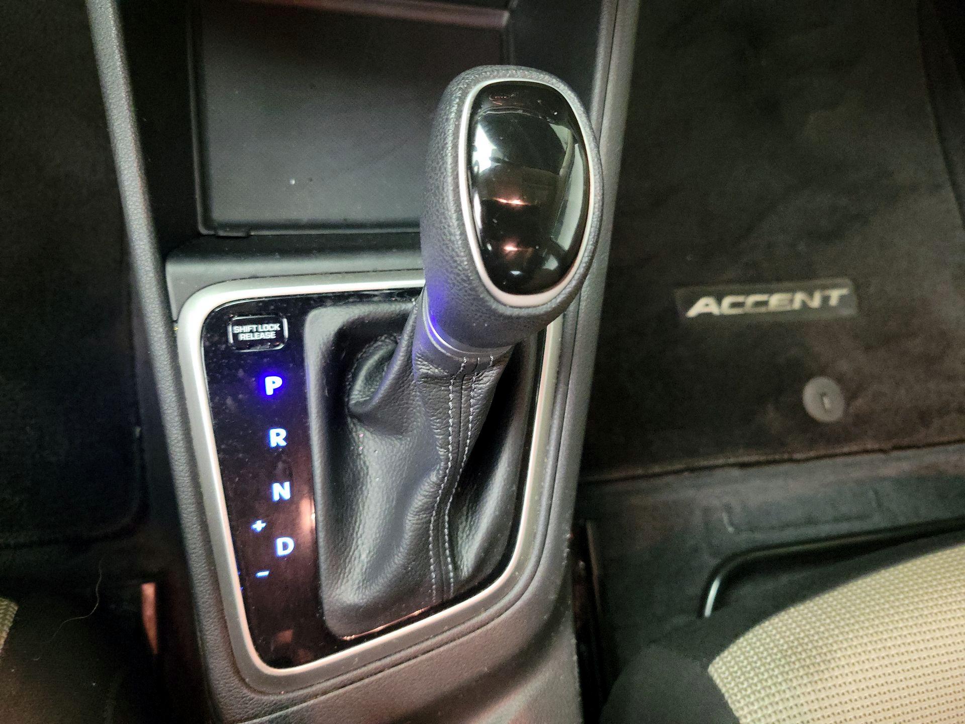 Thumbnail: 2022 Hyundai Accent - 17