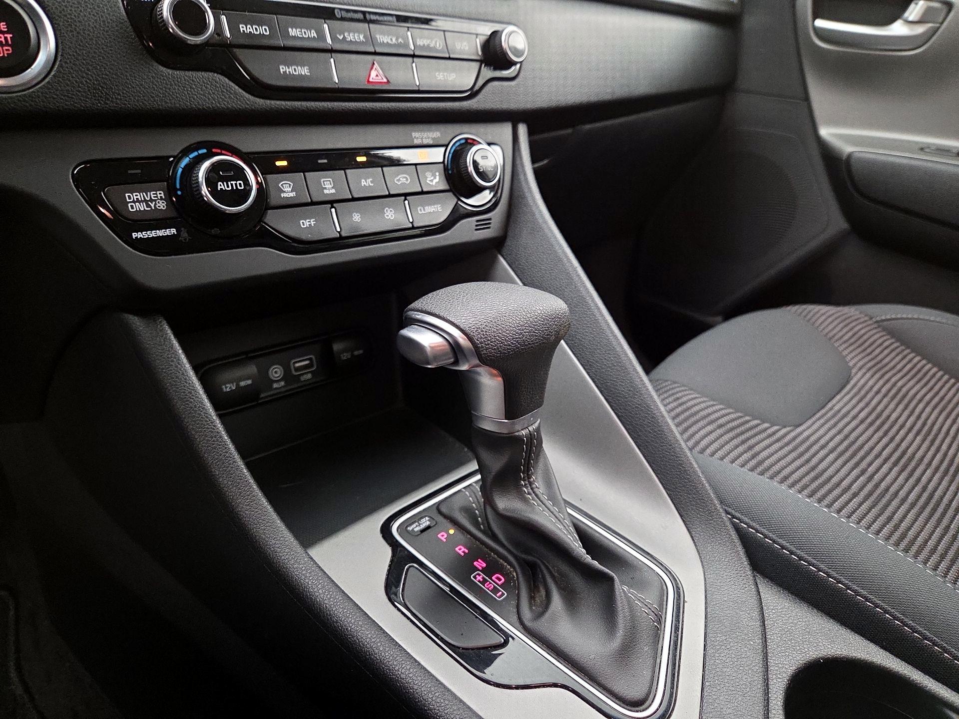 Thumbnail: 2019 Kia Niro - 17