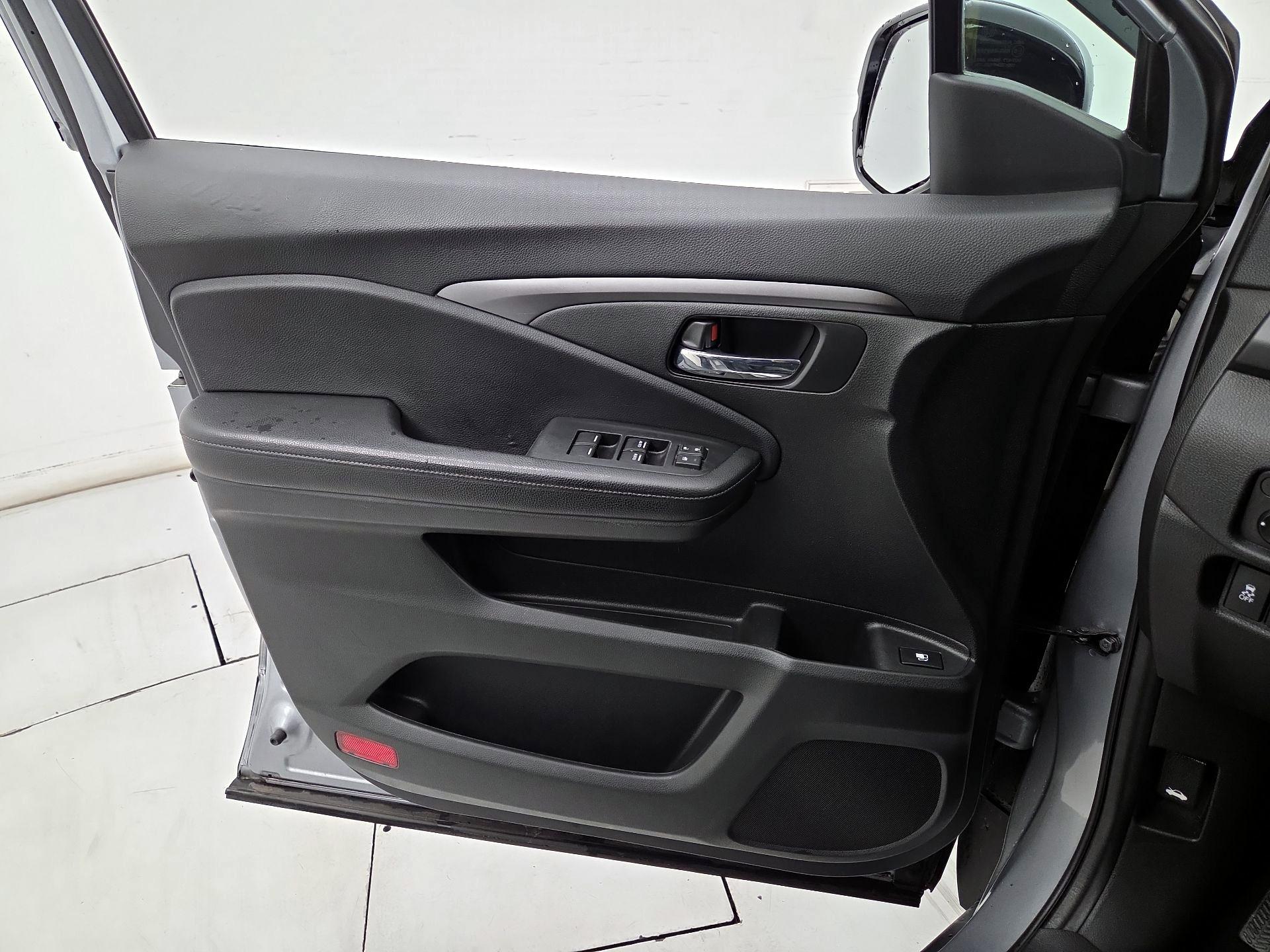 Thumbnail: 2019 Honda Ridgeline - 12