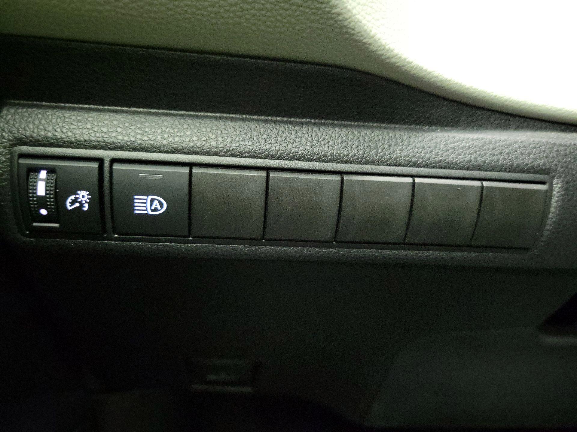 Thumbnail: 2025 Toyota Corolla - 13