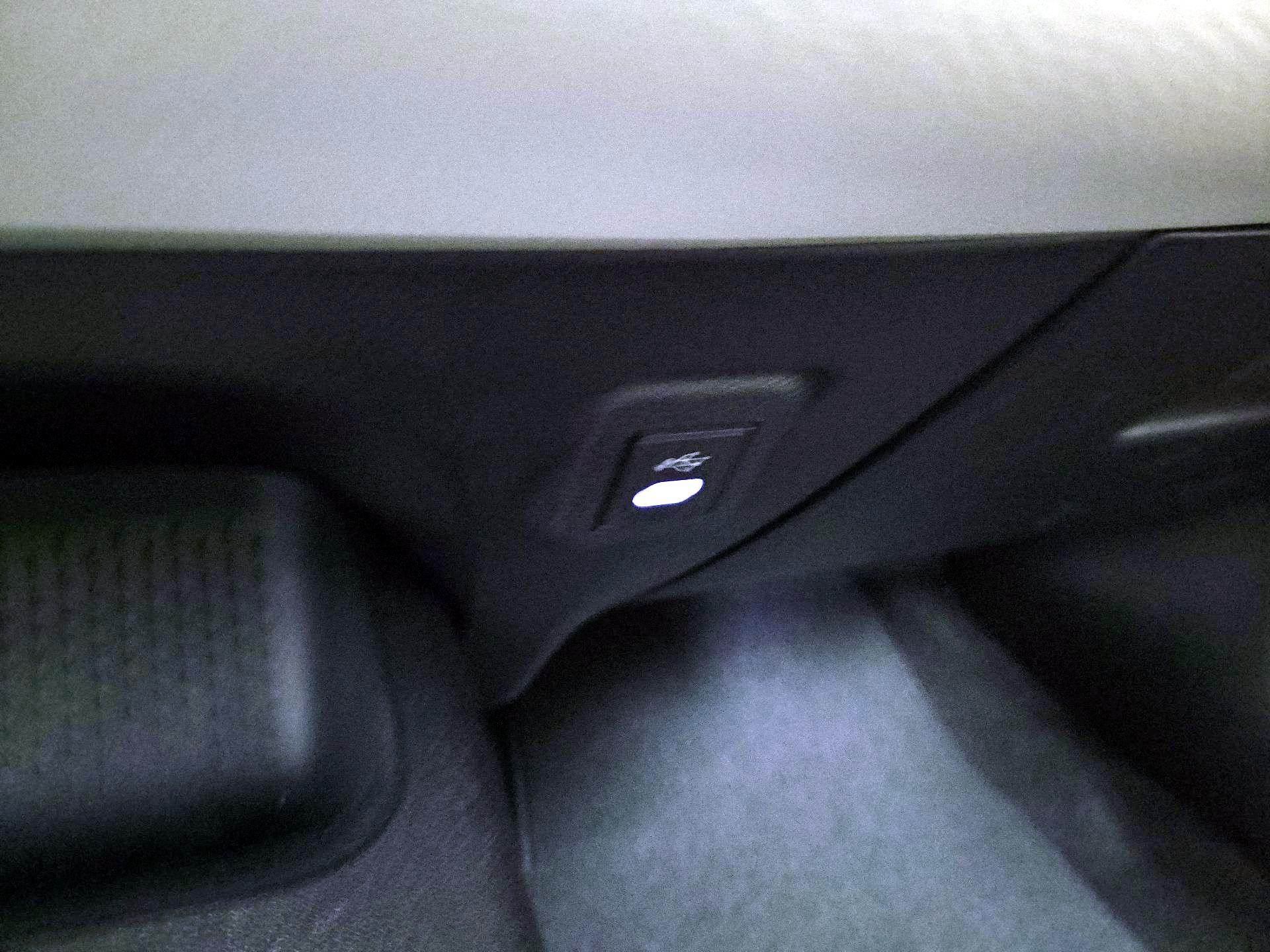 Thumbnail: 2025 Toyota Corolla - 18