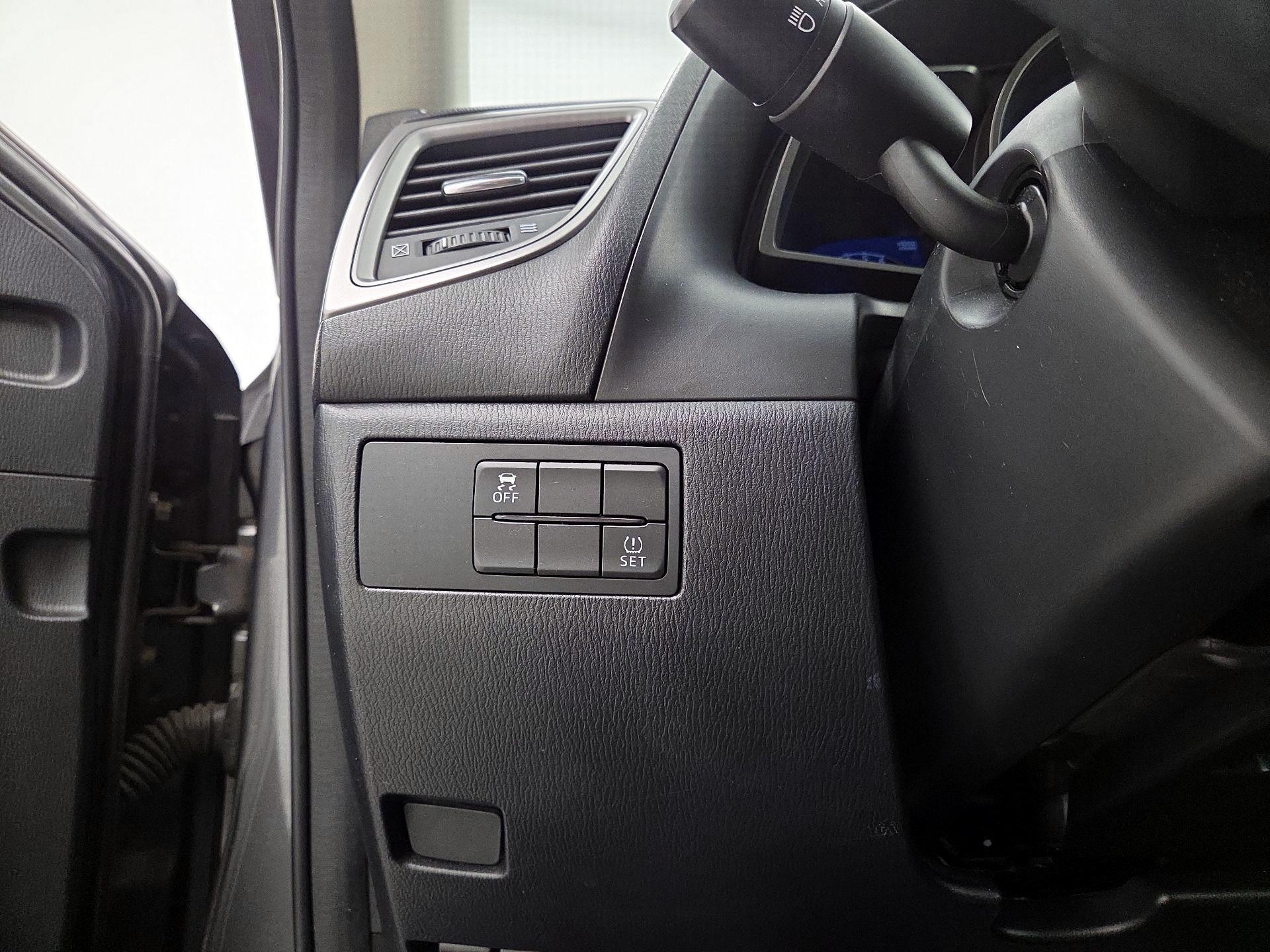 Thumbnail: 2018 Mazda Mazda3 - 13