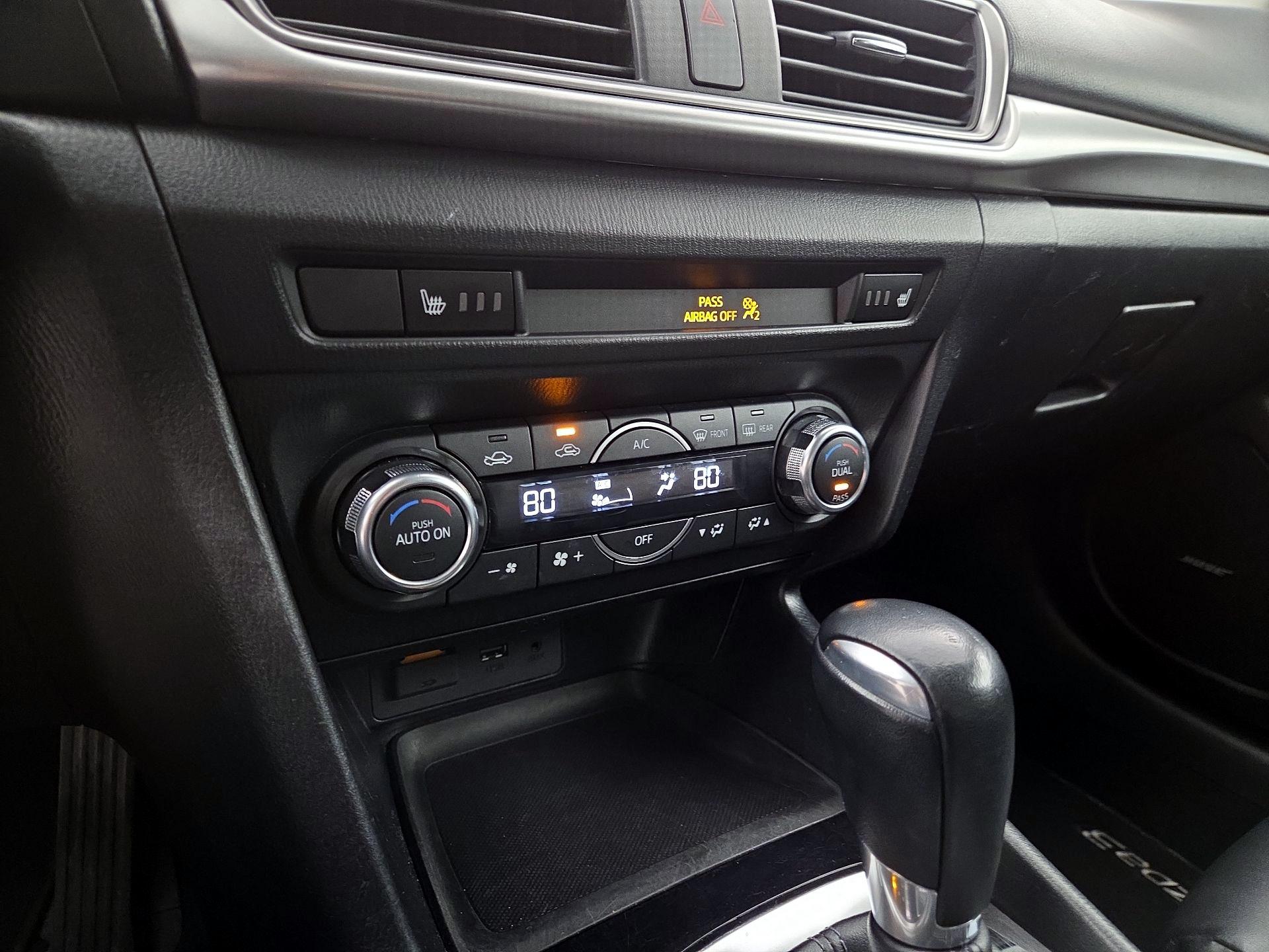 Thumbnail: 2018 Mazda Mazda3 - 16