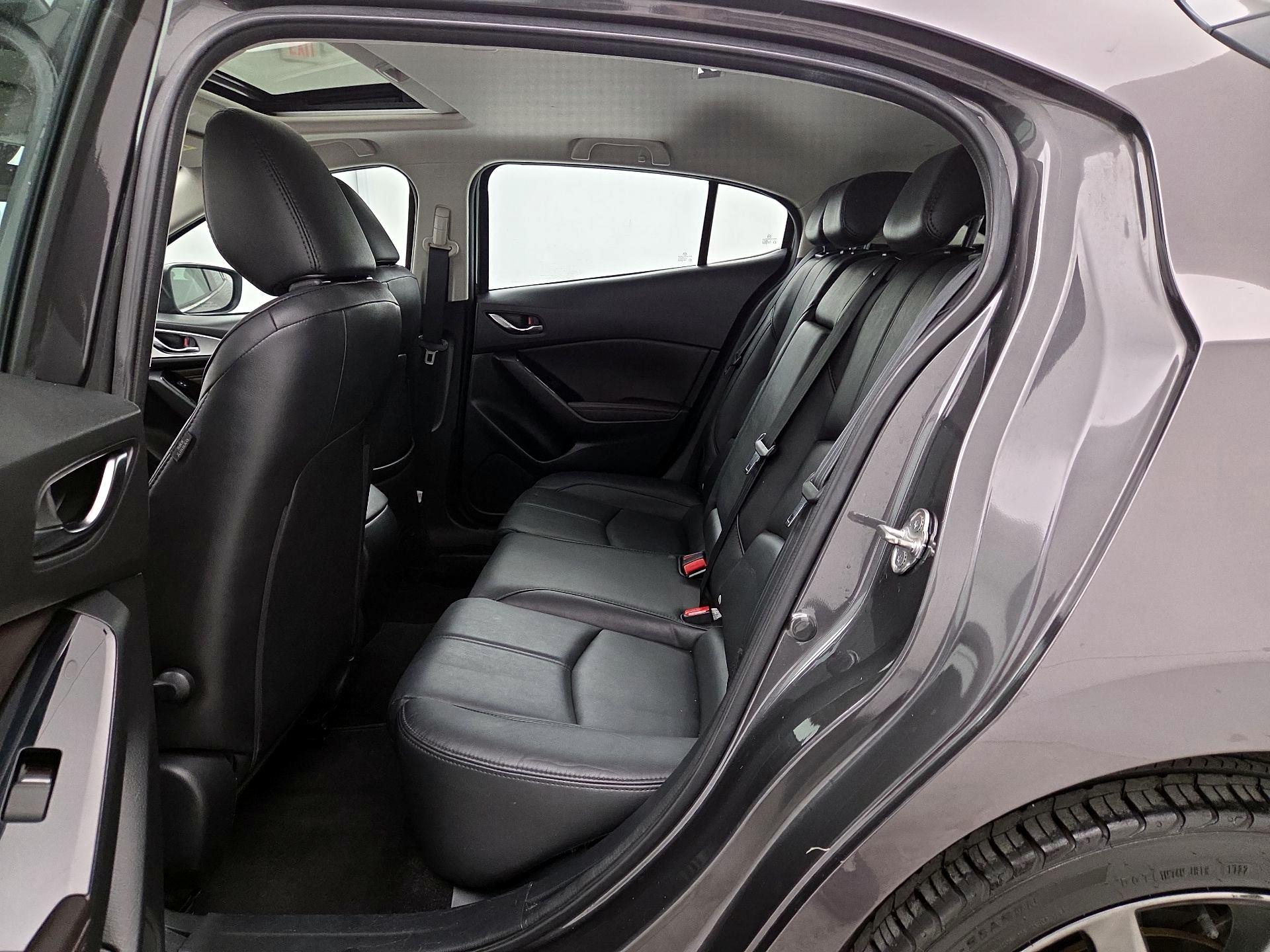 Thumbnail: 2018 Mazda Mazda3 - 20