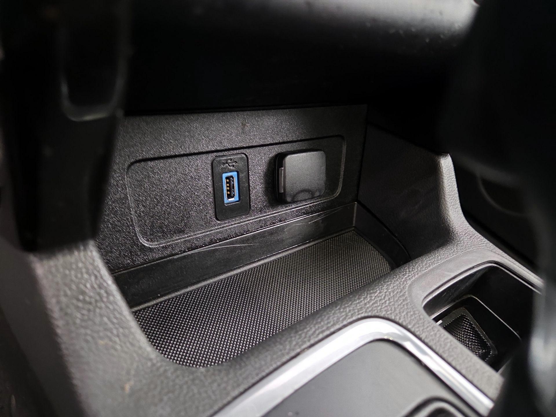 Thumbnail: 2017 Ford Escape - 18