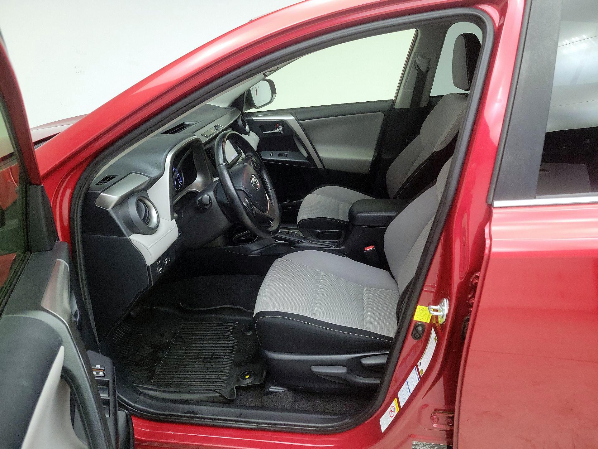 Thumbnail: 2017 Toyota RAV4 - 11