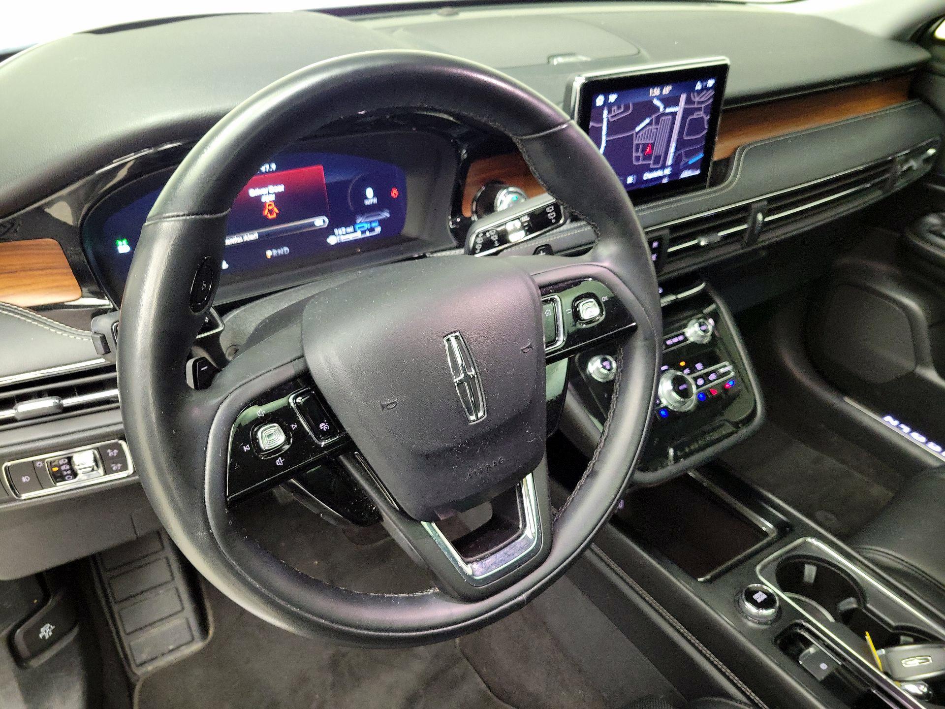 Thumbnail: 2022 Lincoln Corsair - 9