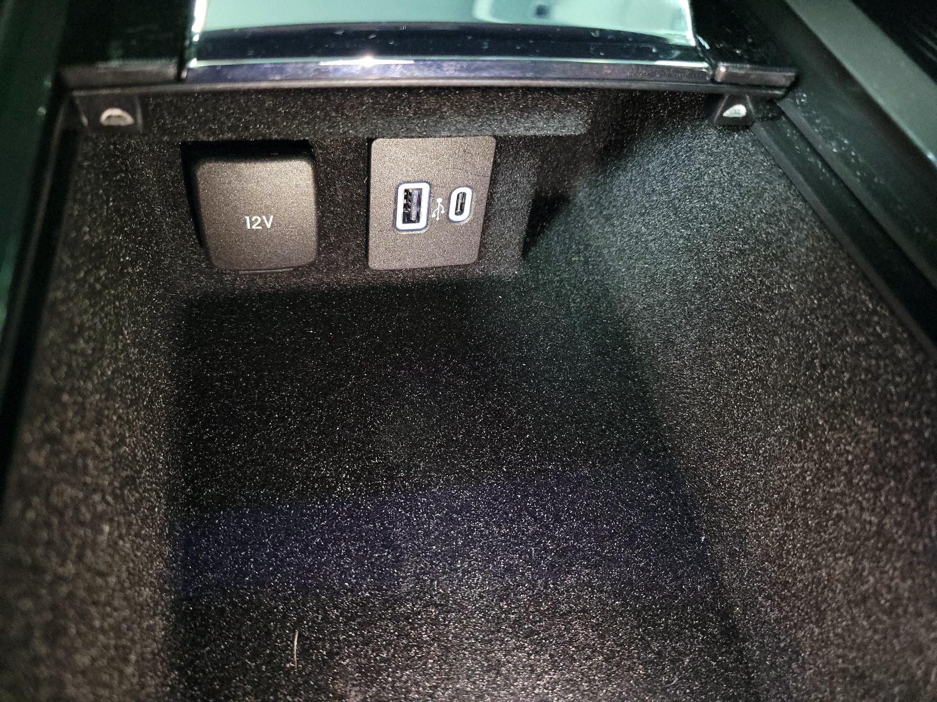 Thumbnail: 2022 Lincoln Corsair - 19