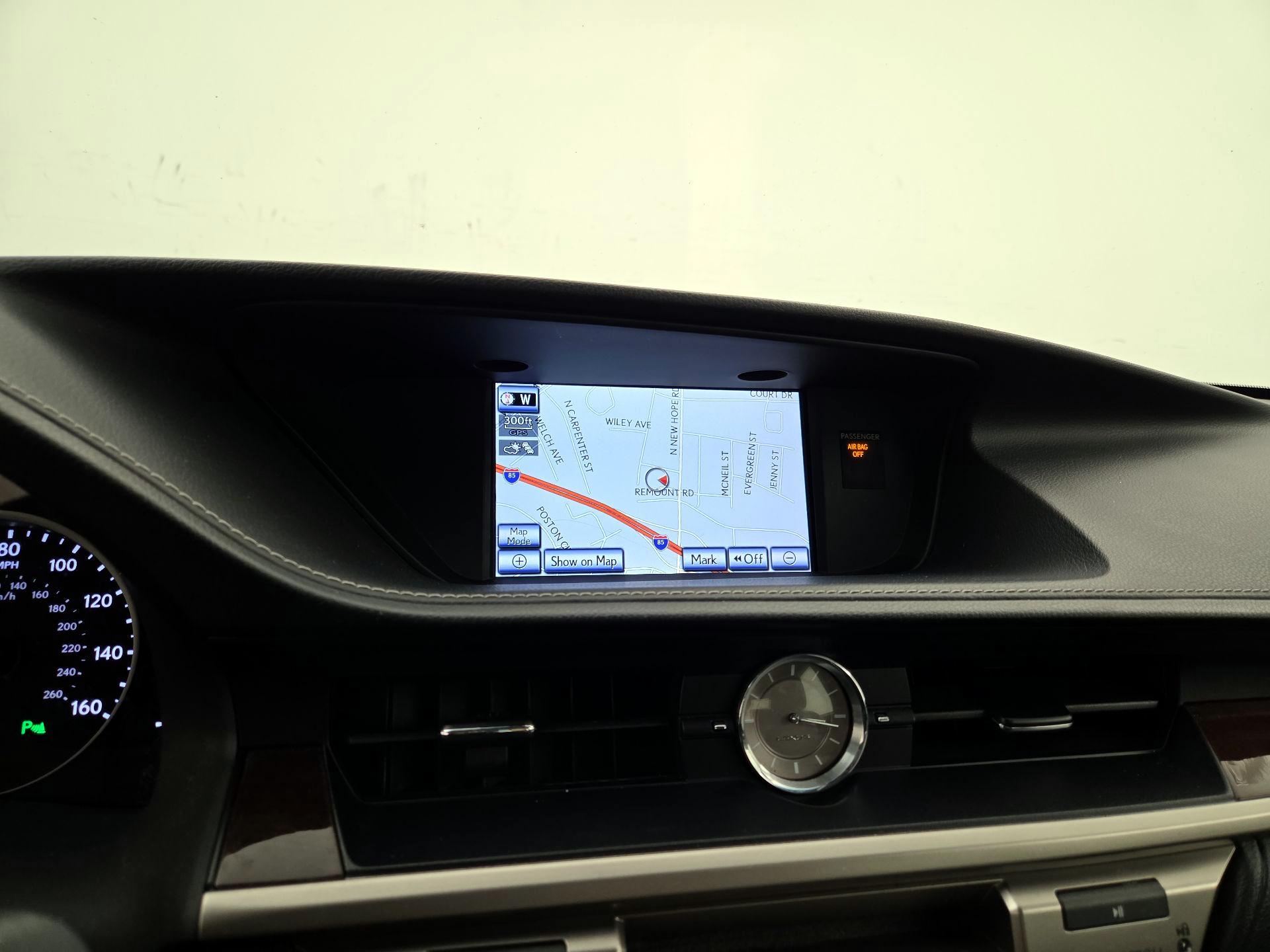 Thumbnail: 2014 Lexus ES - 14