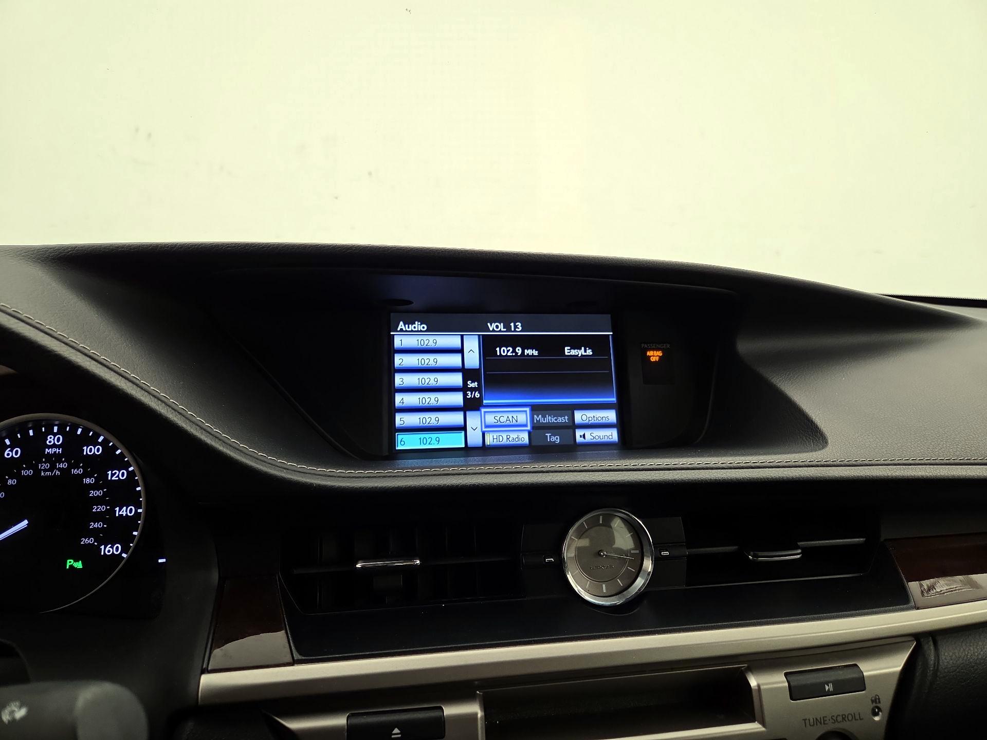 Thumbnail: 2014 Lexus ES - 16