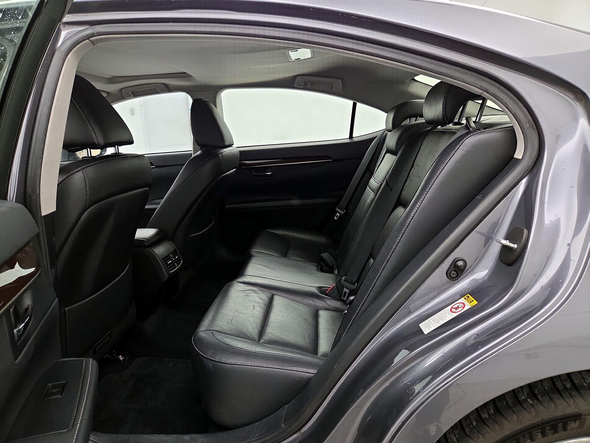 Thumbnail: 2014 Lexus ES - 20