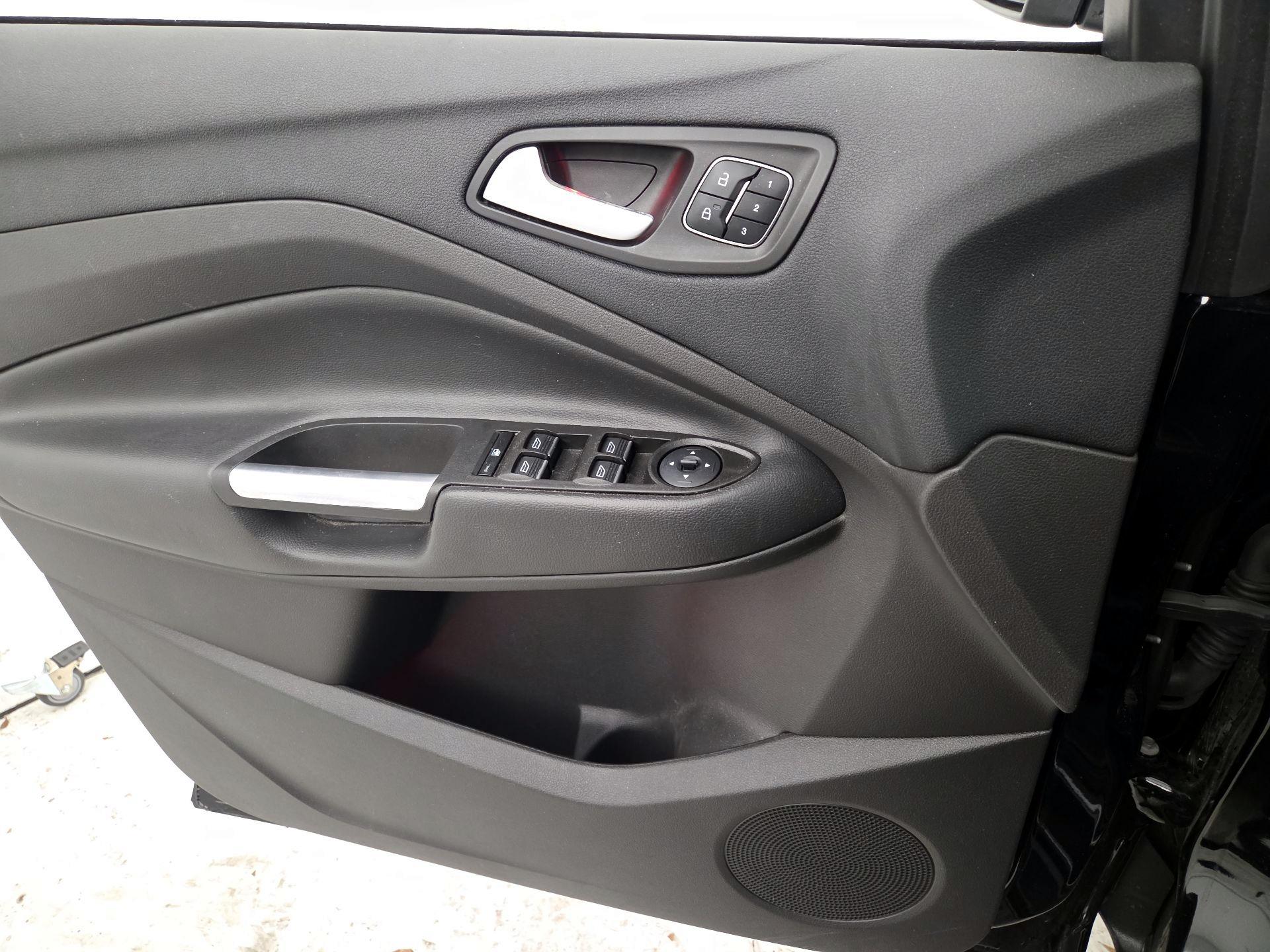 Thumbnail: 2017 Ford Escape - 12