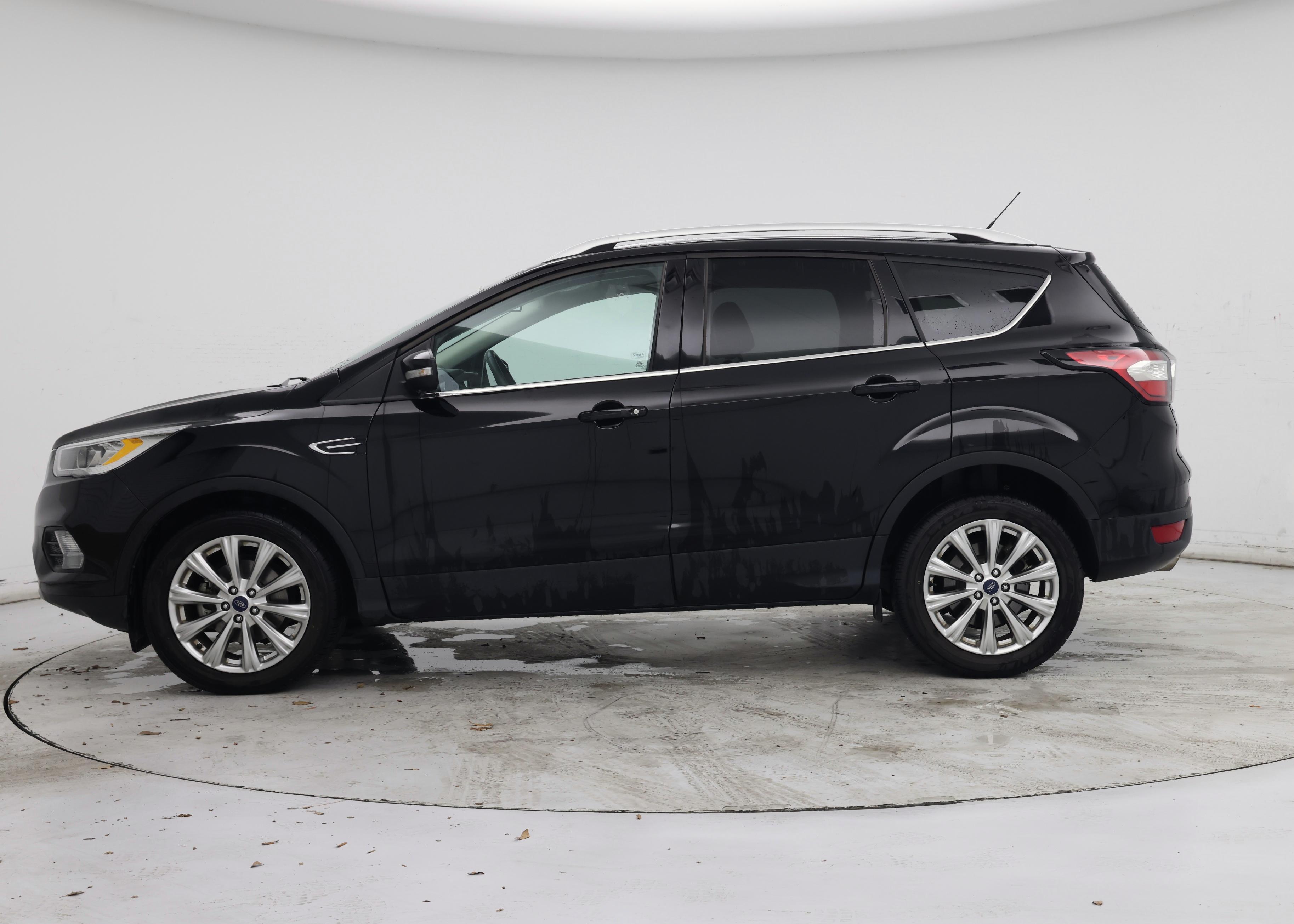 Thumbnail: 2017 Ford Escape - 3