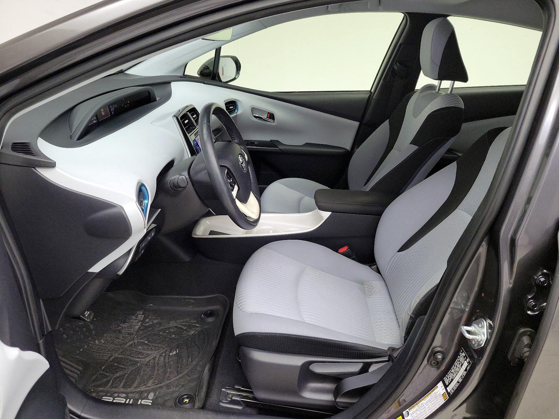 Thumbnail: 2018 Toyota Prius - 11