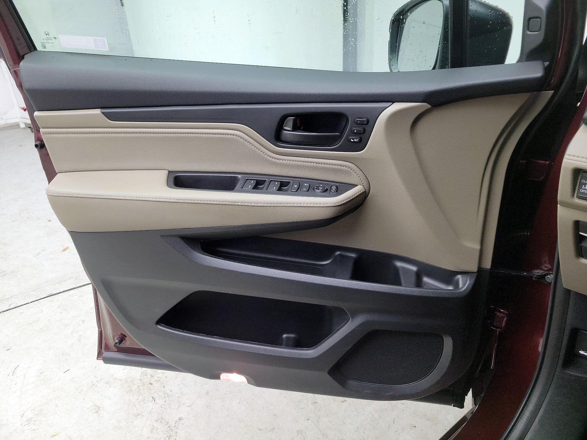 Thumbnail: 2019 Honda Odyssey - 12